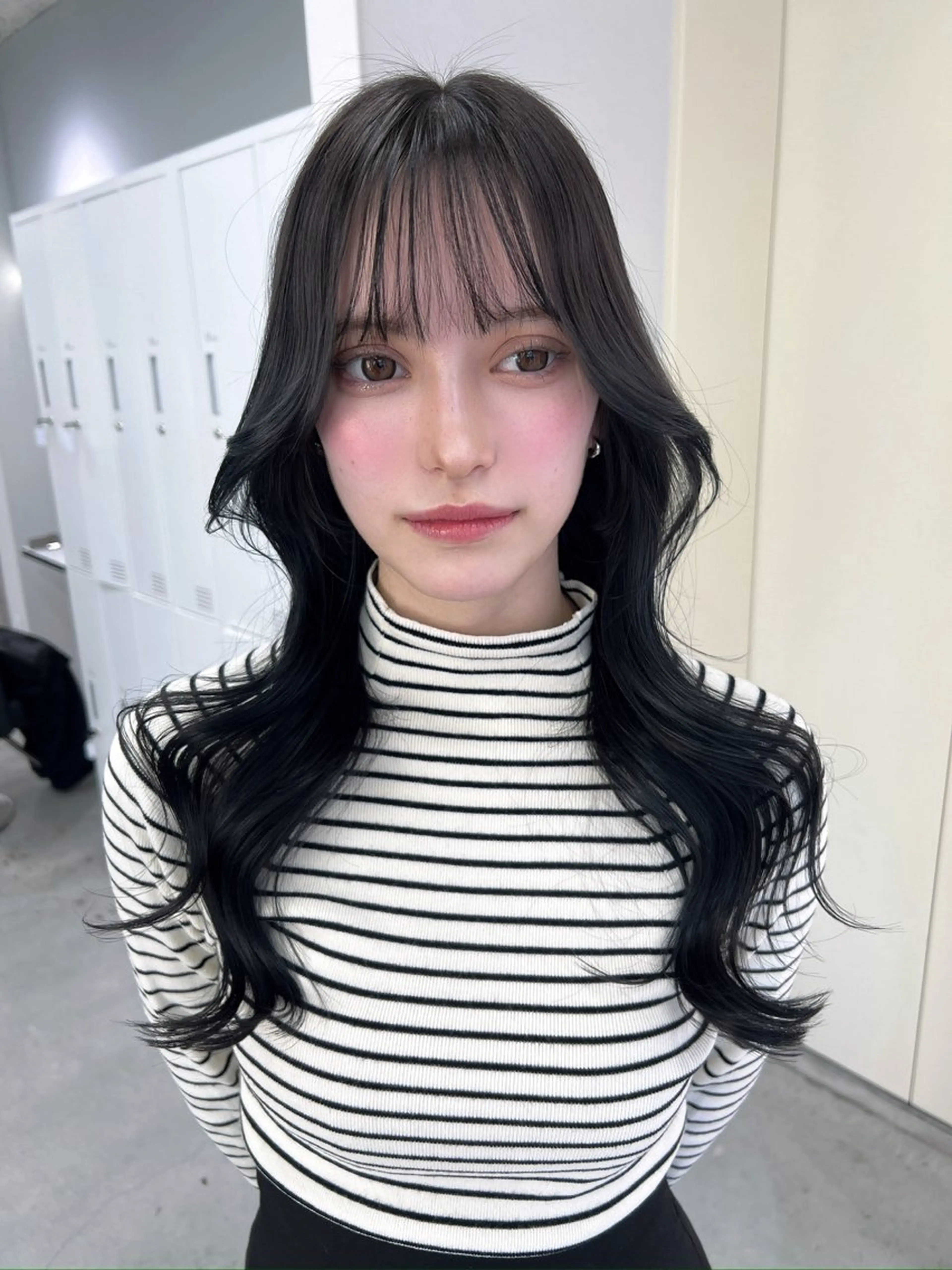 ロング カット ヘアカラー トリートメント maya レイヤーカットのヘアスタイル