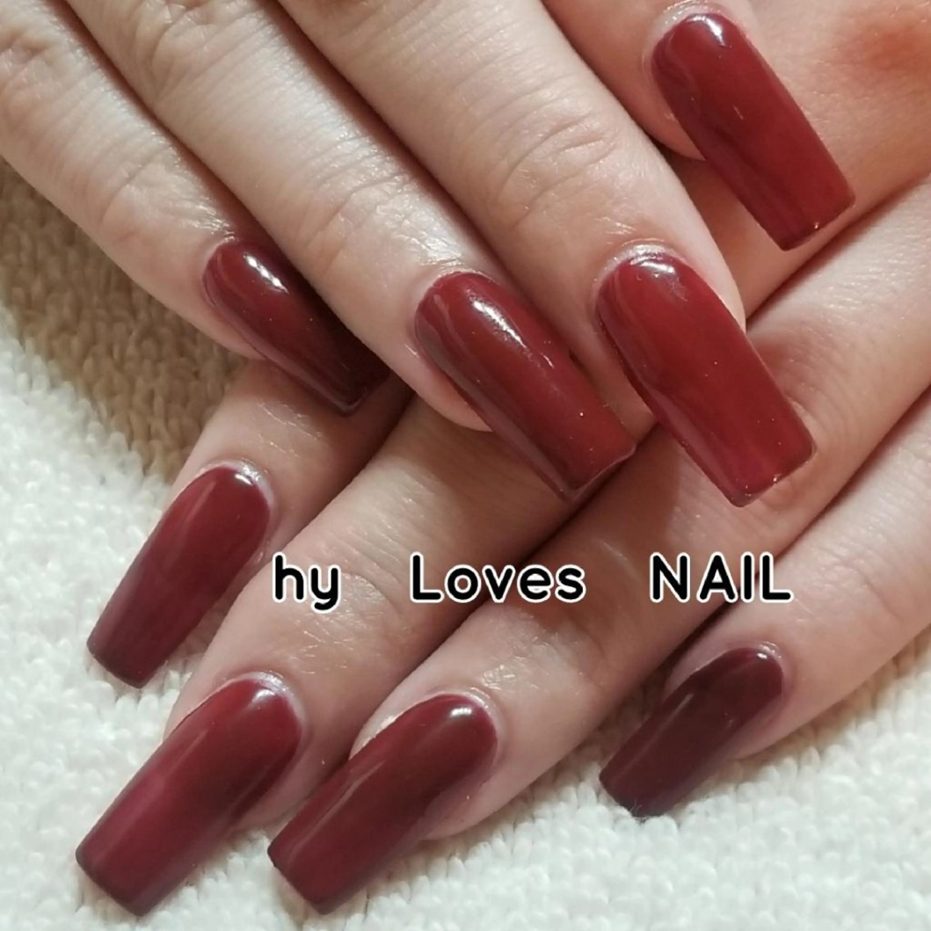 ネイル ワンカラーネイル 赤色 スカルプネイル スクエアネイル ハンドネイル よしだ ひろきのネイルデザイン