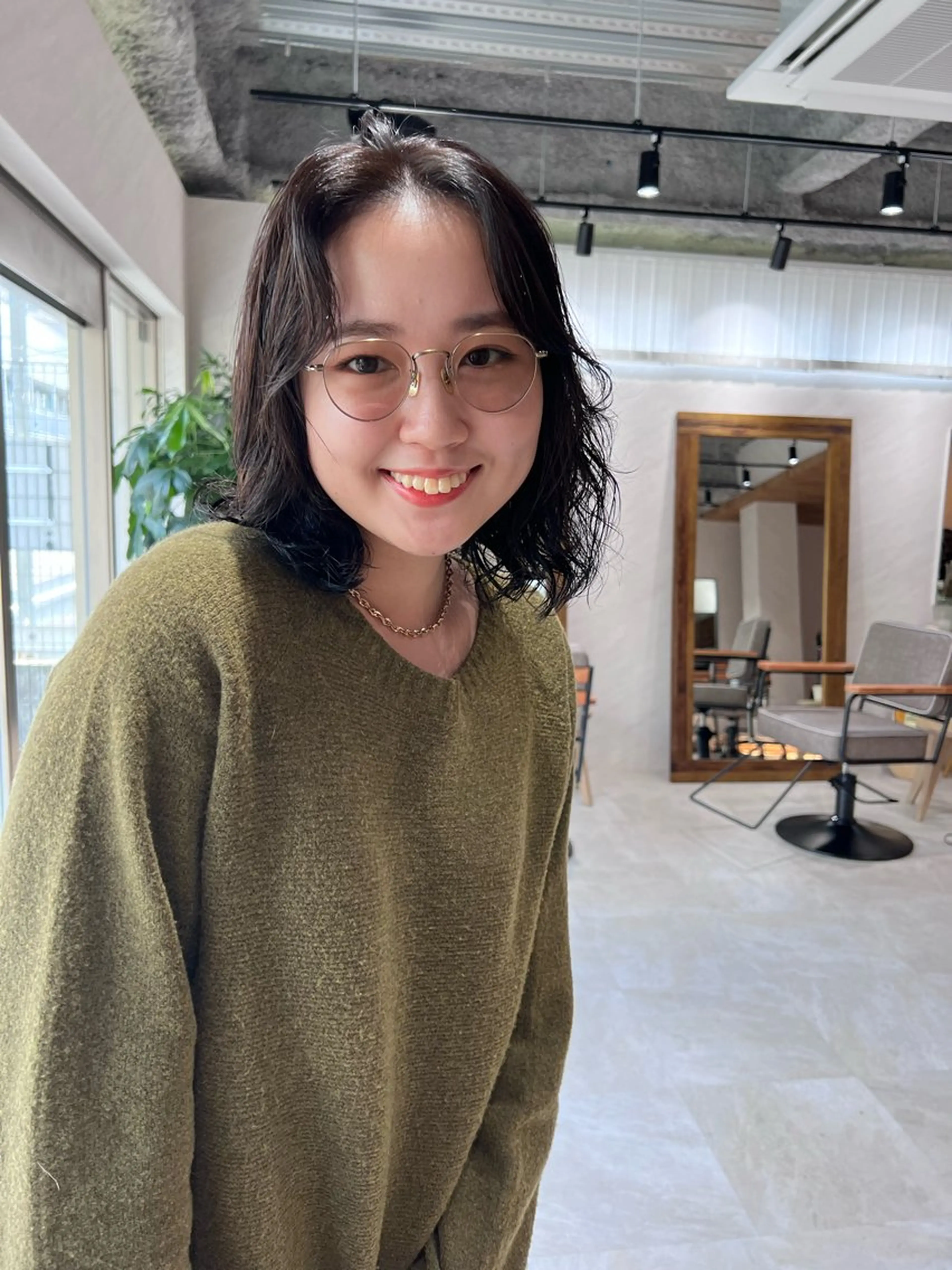 ミディアム パーマ ミディアムパーマ スパイラルパーマ カット パーマ トリートメント ヘアセット 🌟小顔カット🌟 レイヤーカットボブのヘアスタイル