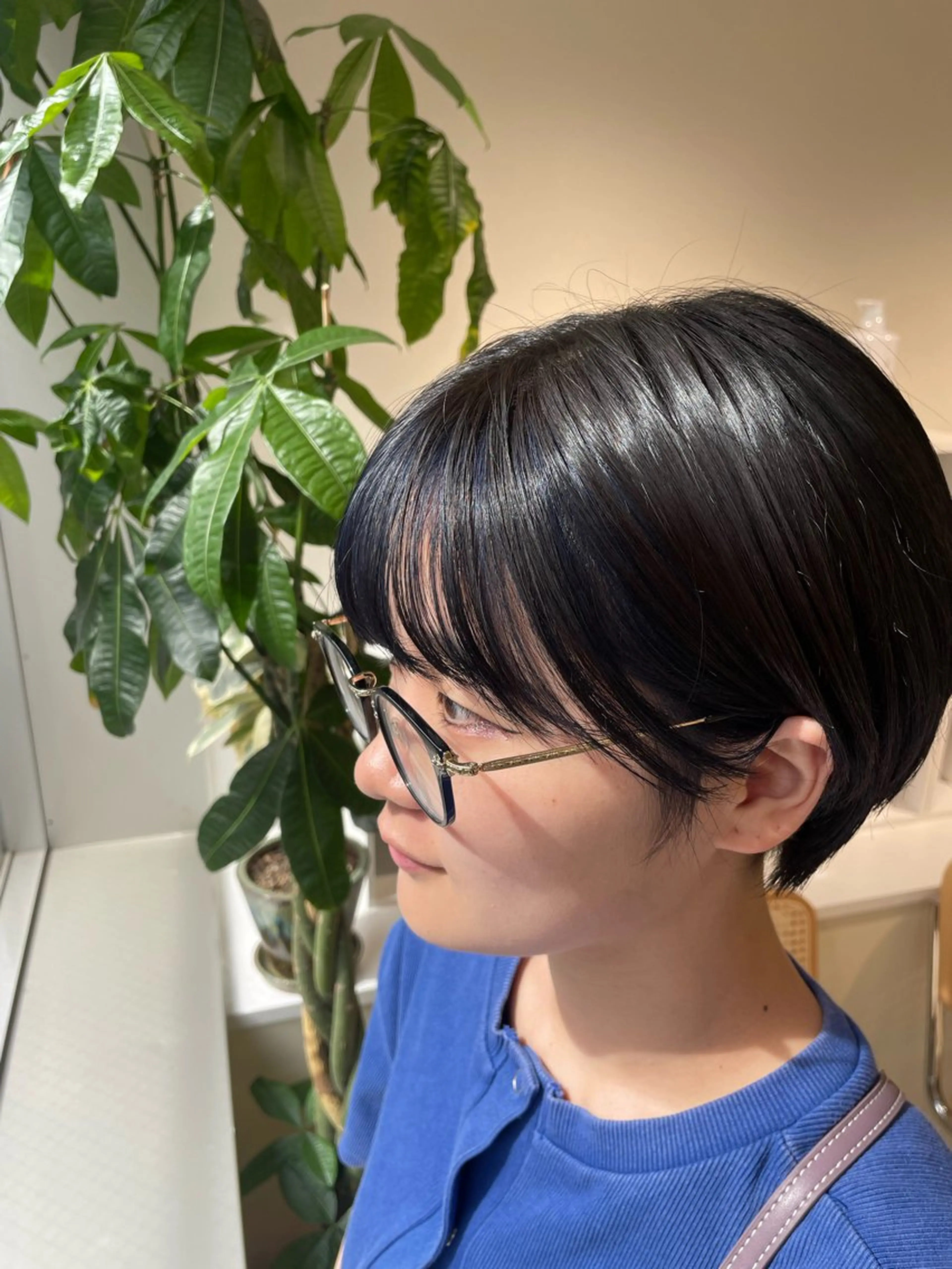 ショート カラー ブリーチ ブルーカラー デザインカラー ネイビーカラー カット ヘアカラー トリートメント 🩰ニシムラヒカリ 半個室salon♡*のヘアスタイル