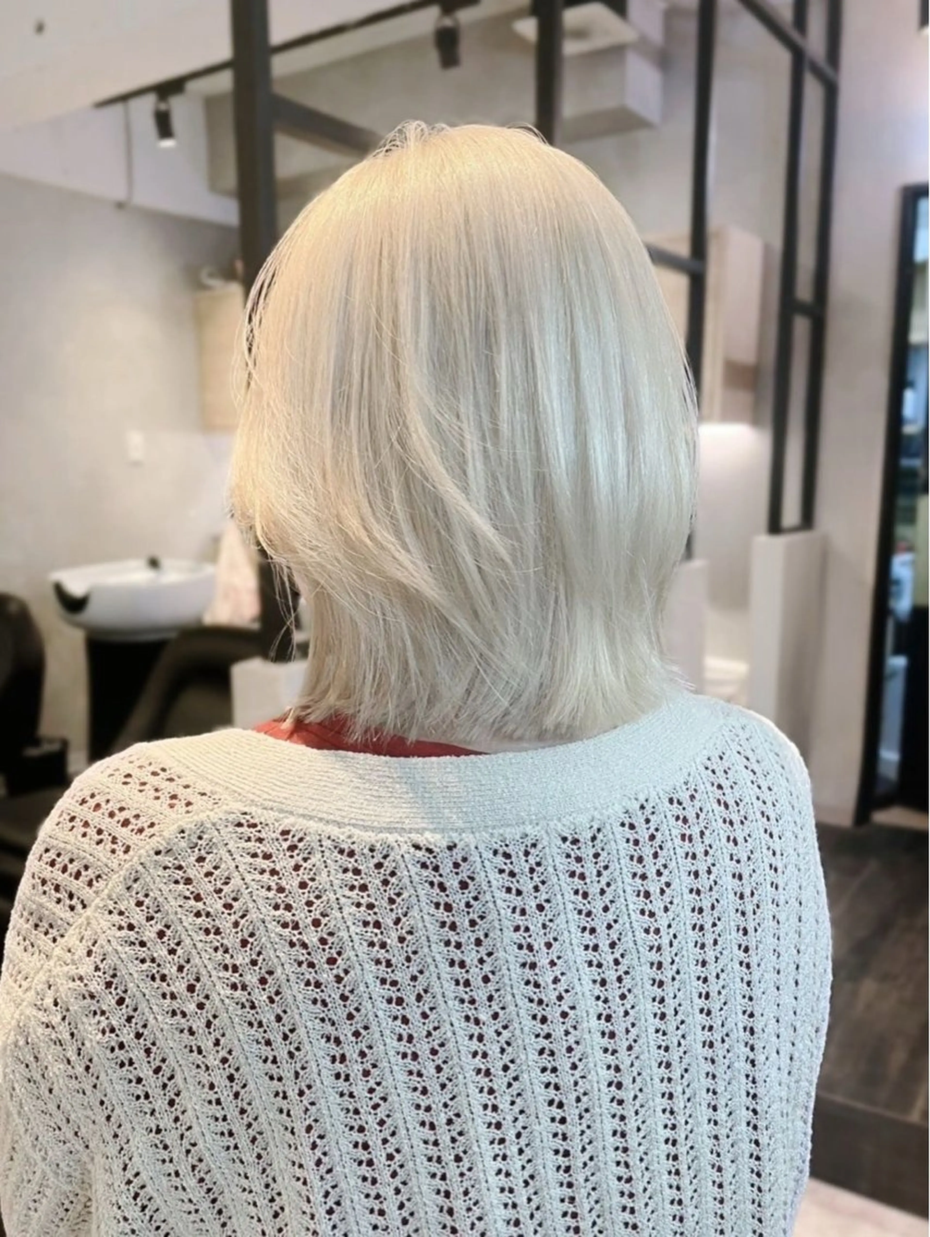 ミディアム カラー ブリーチ ハイトーンカラー カット ヘアカラー トリートメント hisano / ハイトーン･透明感のヘアスタイル