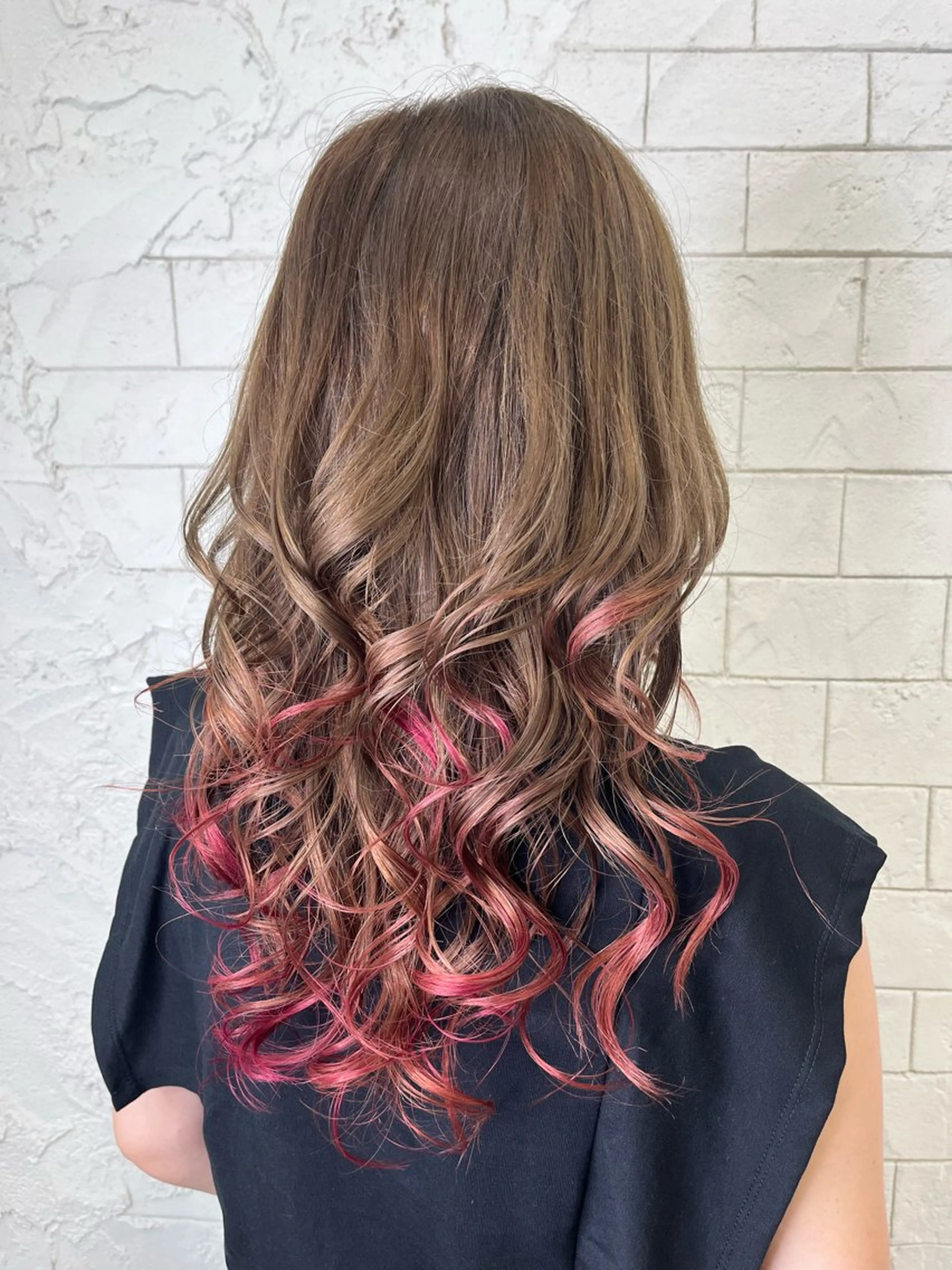 【ケアブリーチ使用】エンドカラー(毛先ブリーチ+全体カラー)の写真