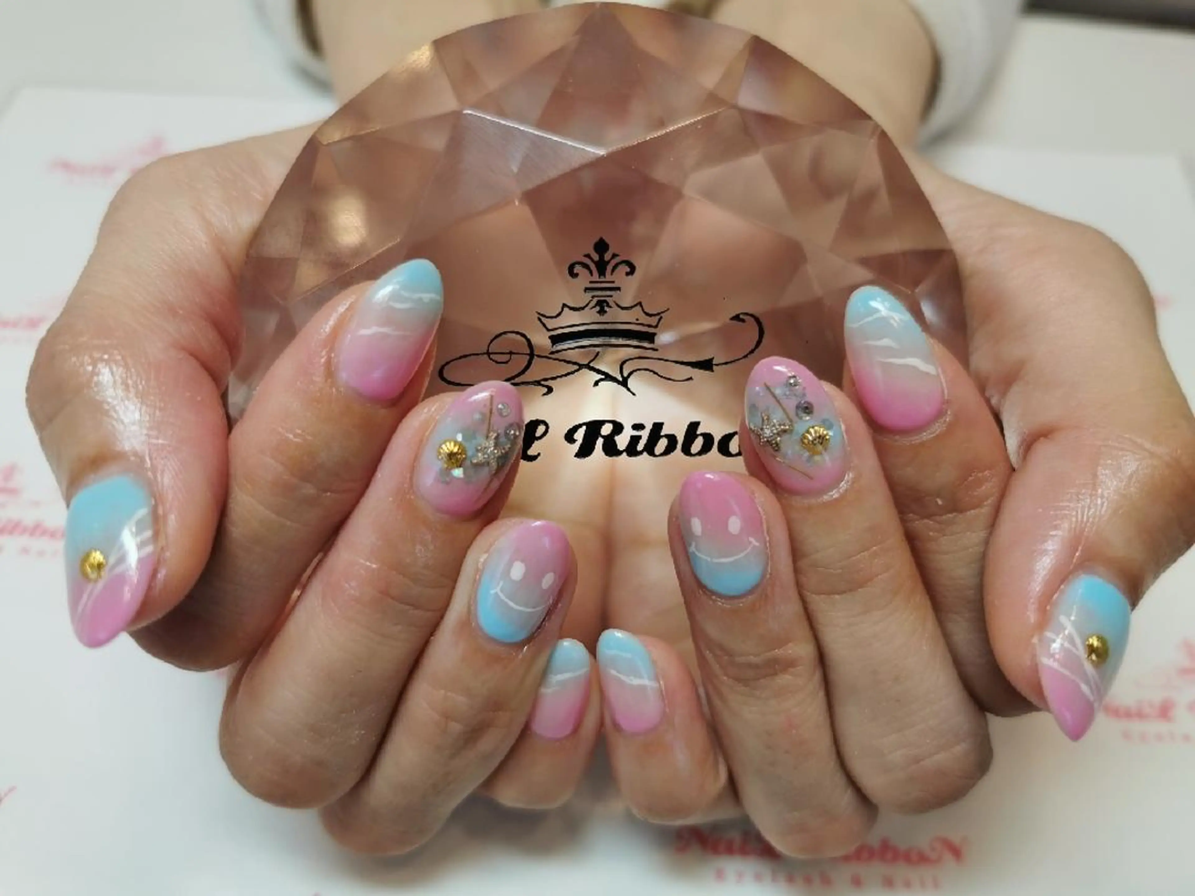 ネイル ネイルリボン 受付スタッフのネイルデザイン
