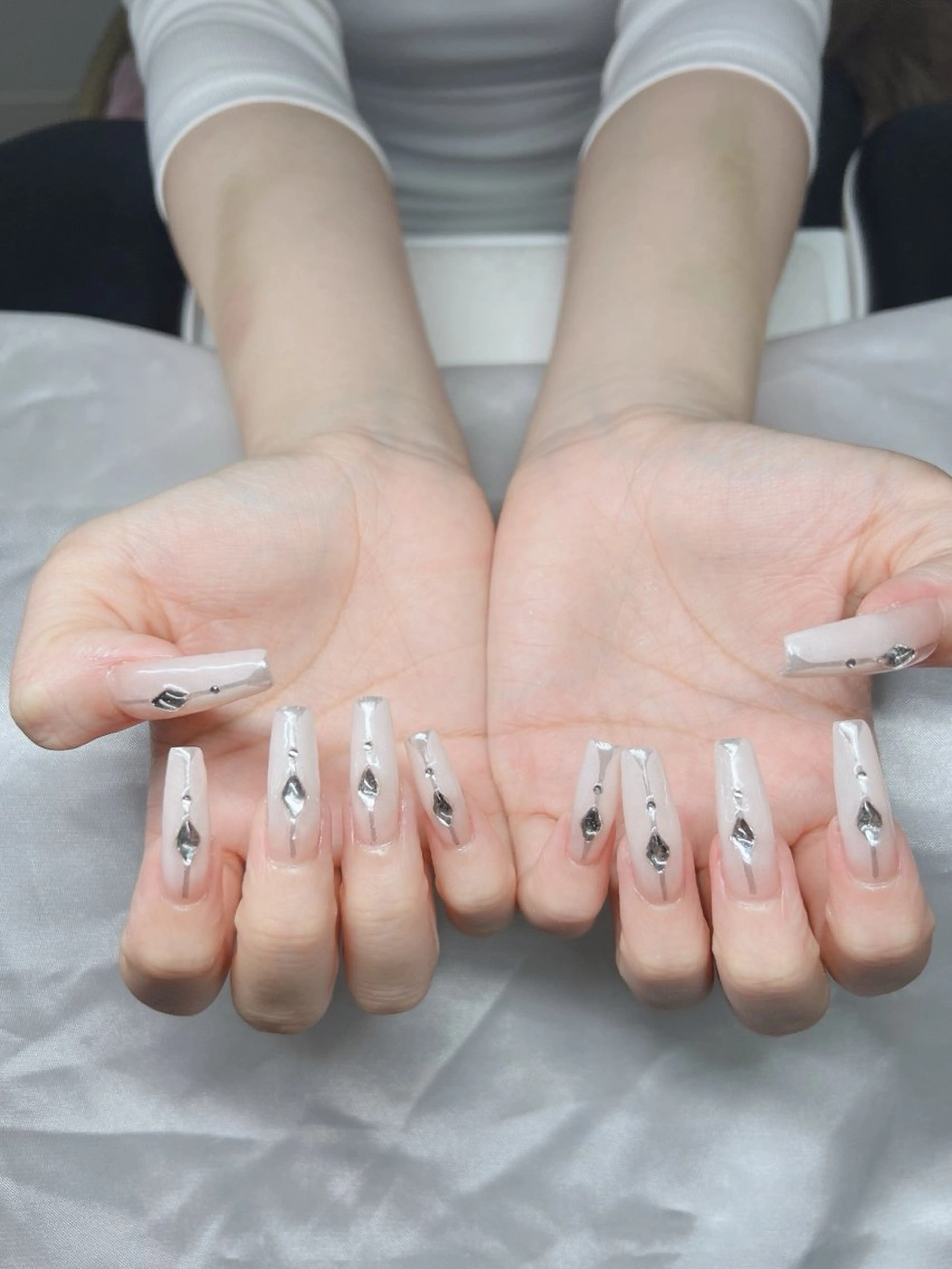 ネイル 長さ出し グラデーション キラキラネイル マグネットネイル ニュアンスネイル ハンドネイル Lee Nails チップ長さだし専門店のネイルデザイン