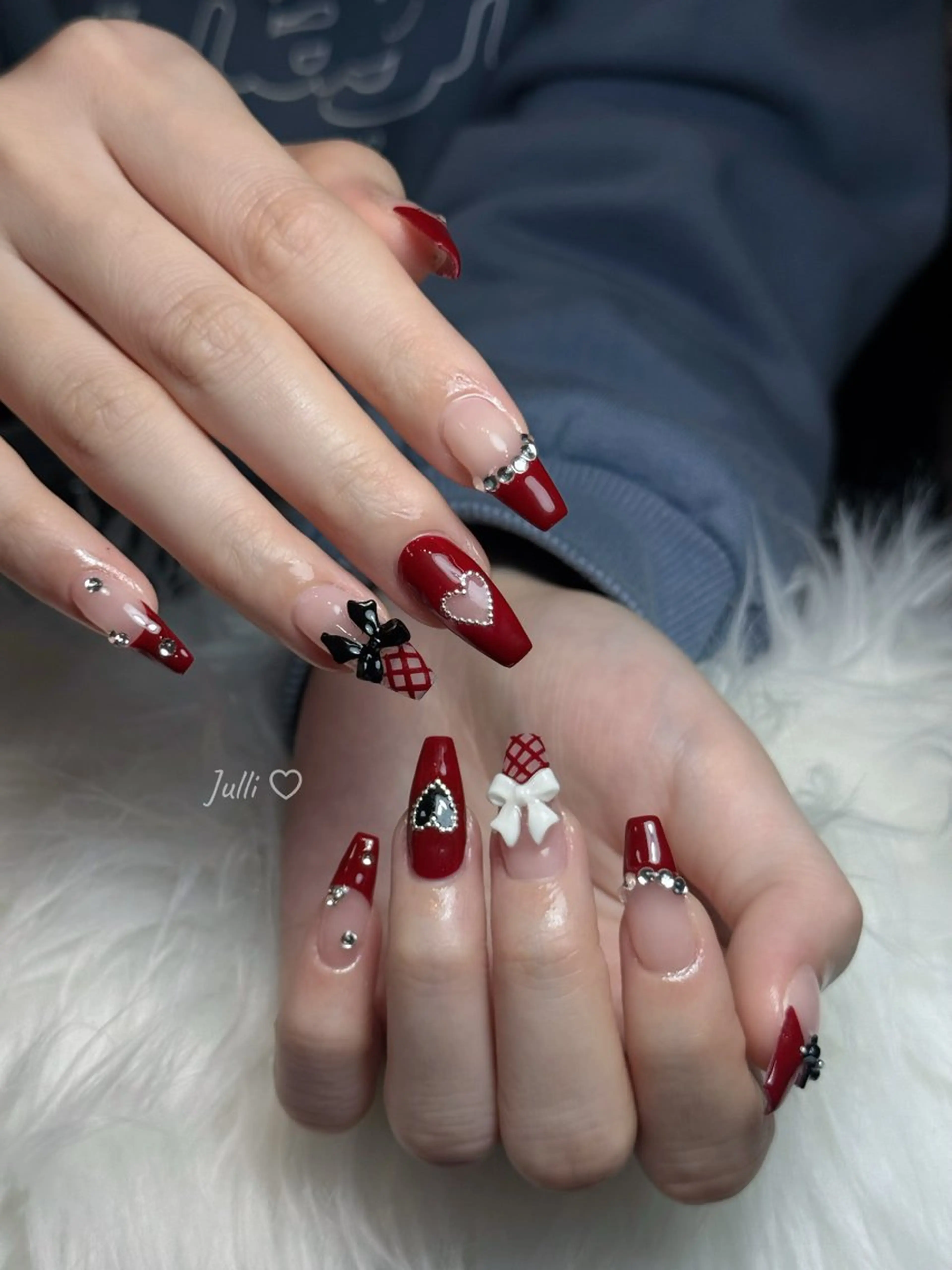 ネイル オーロラネイル ボルドー ブラウン 氷ネイル・うるうるネイル キラキラネイル ハンドネイル Julli NailStudioのネイルデザイン