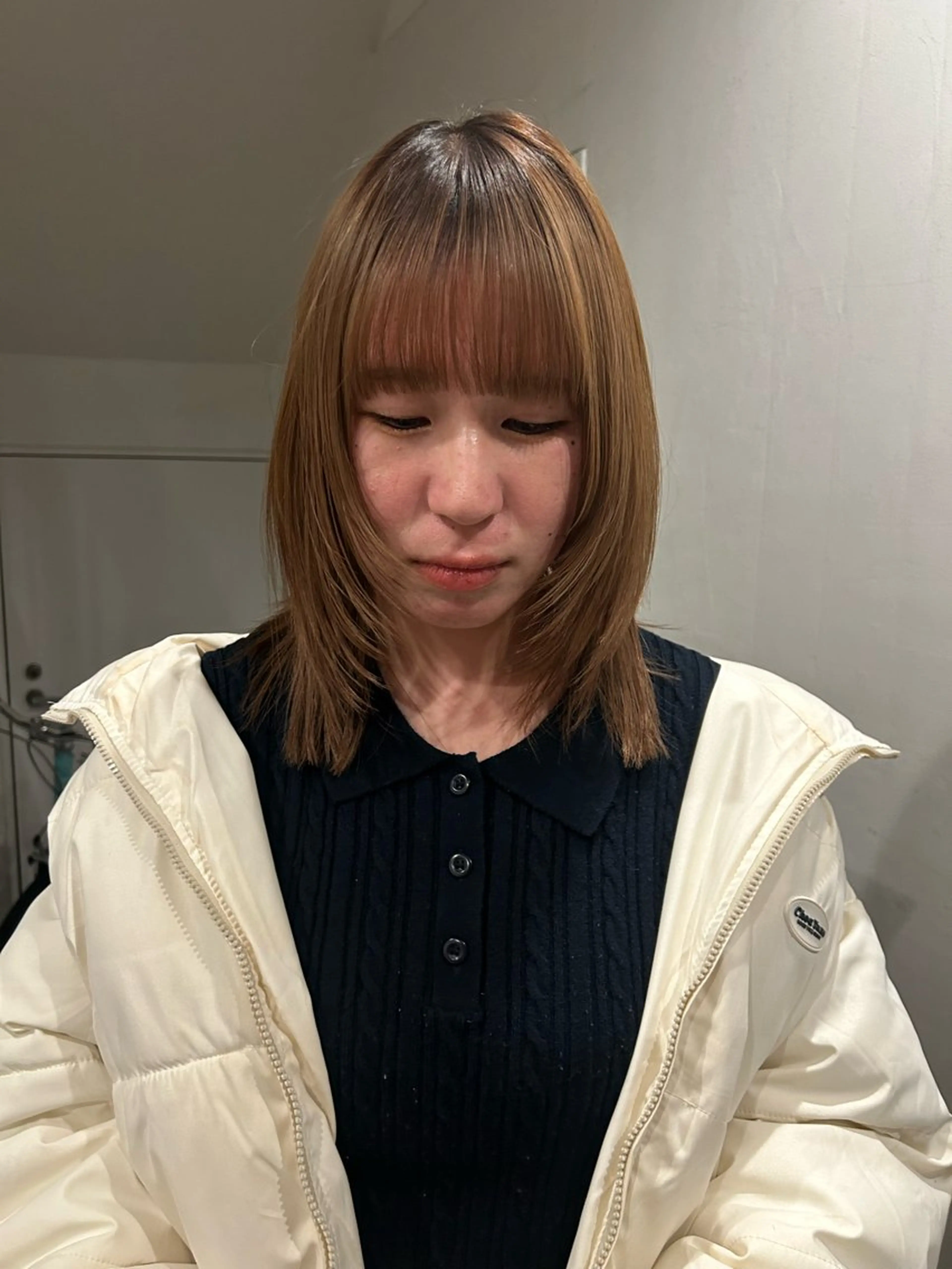 ミディアム hen所属・心斎橋/レイヤー/ ブリーチ/モエのヘアスタイル