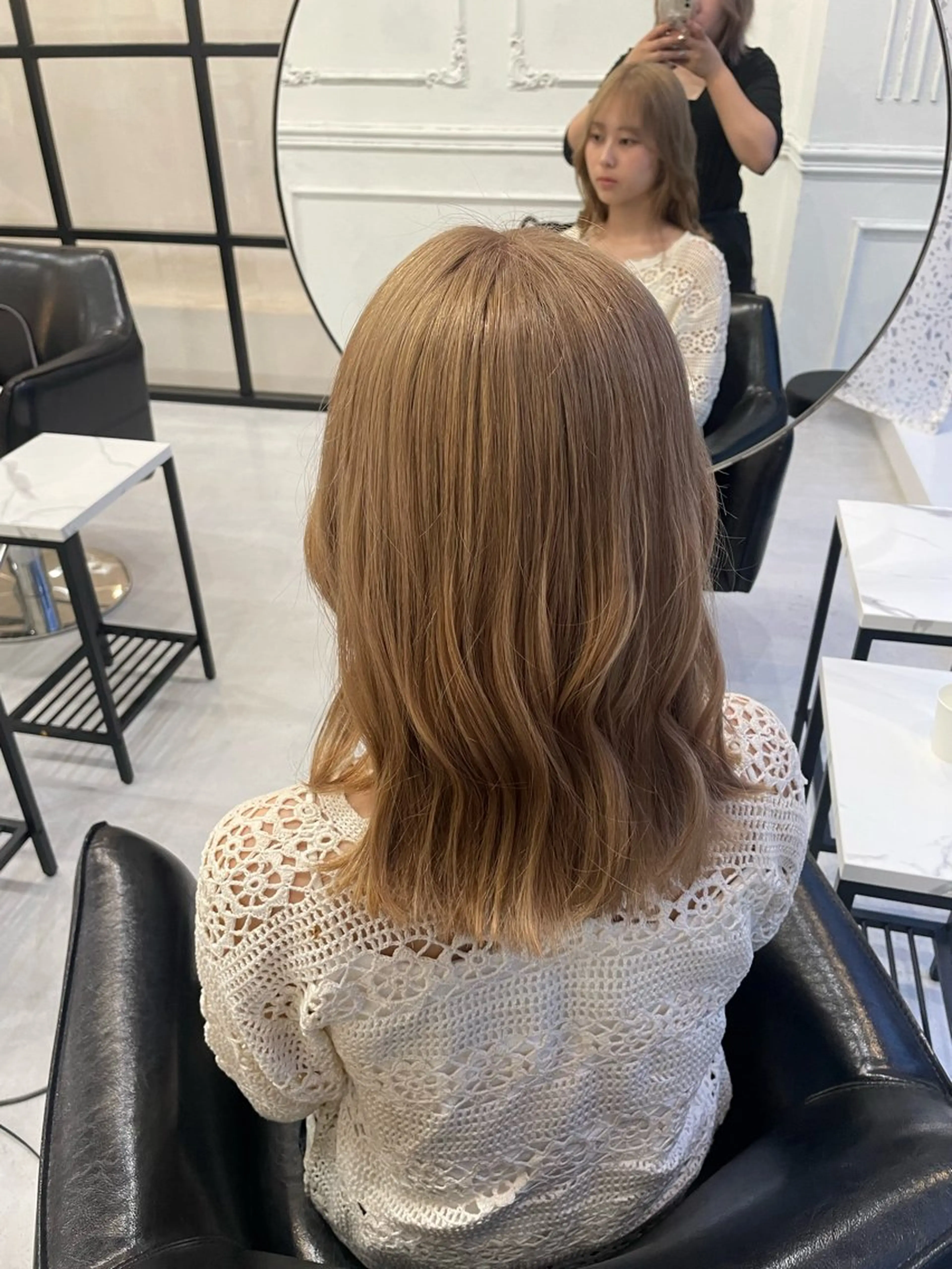 セミロング ヘアカラー MaisonHALU さくらのヘアスタイル