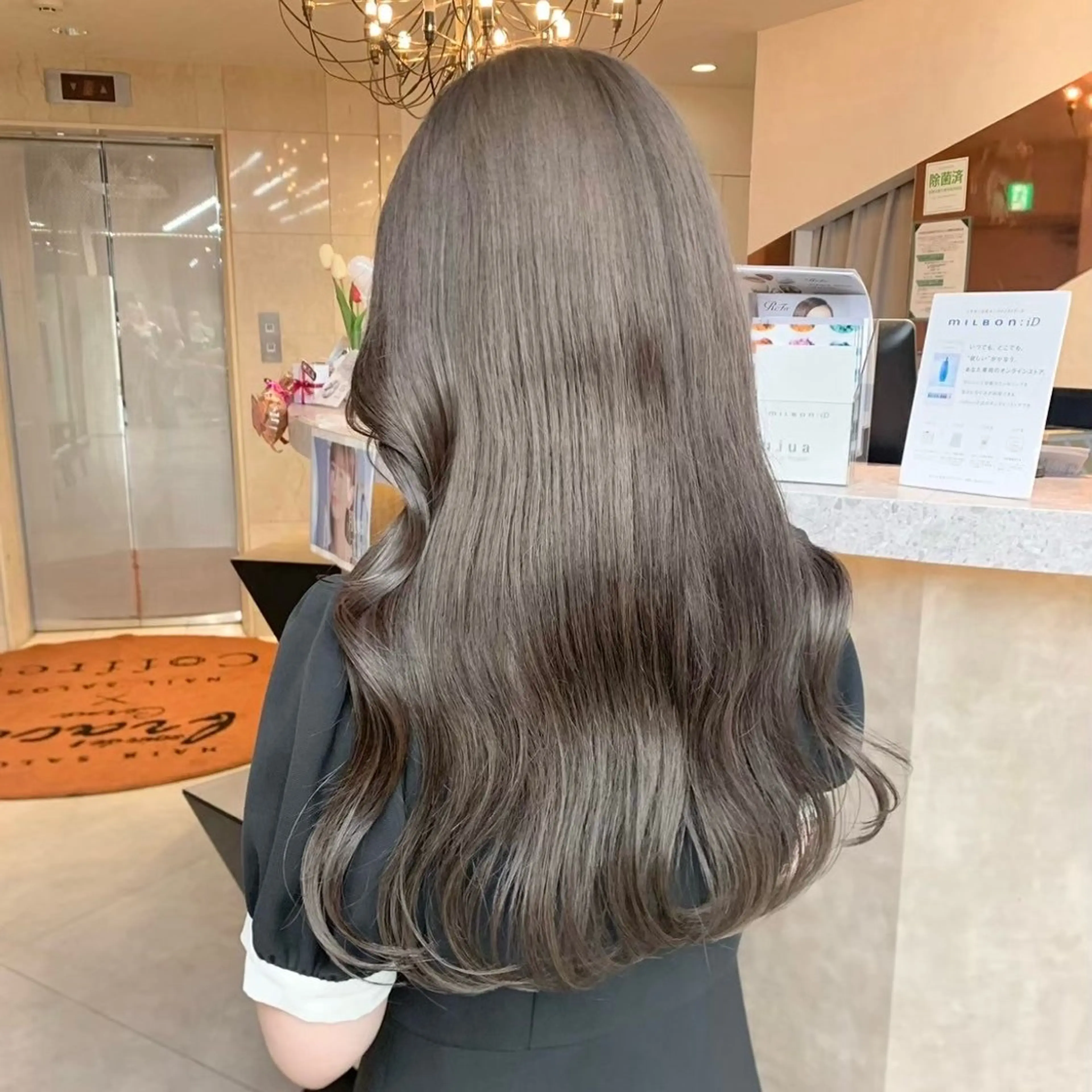 ロング カラー ヘアアレンジ ヘアカラー トリートメント も も えのヘアスタイル