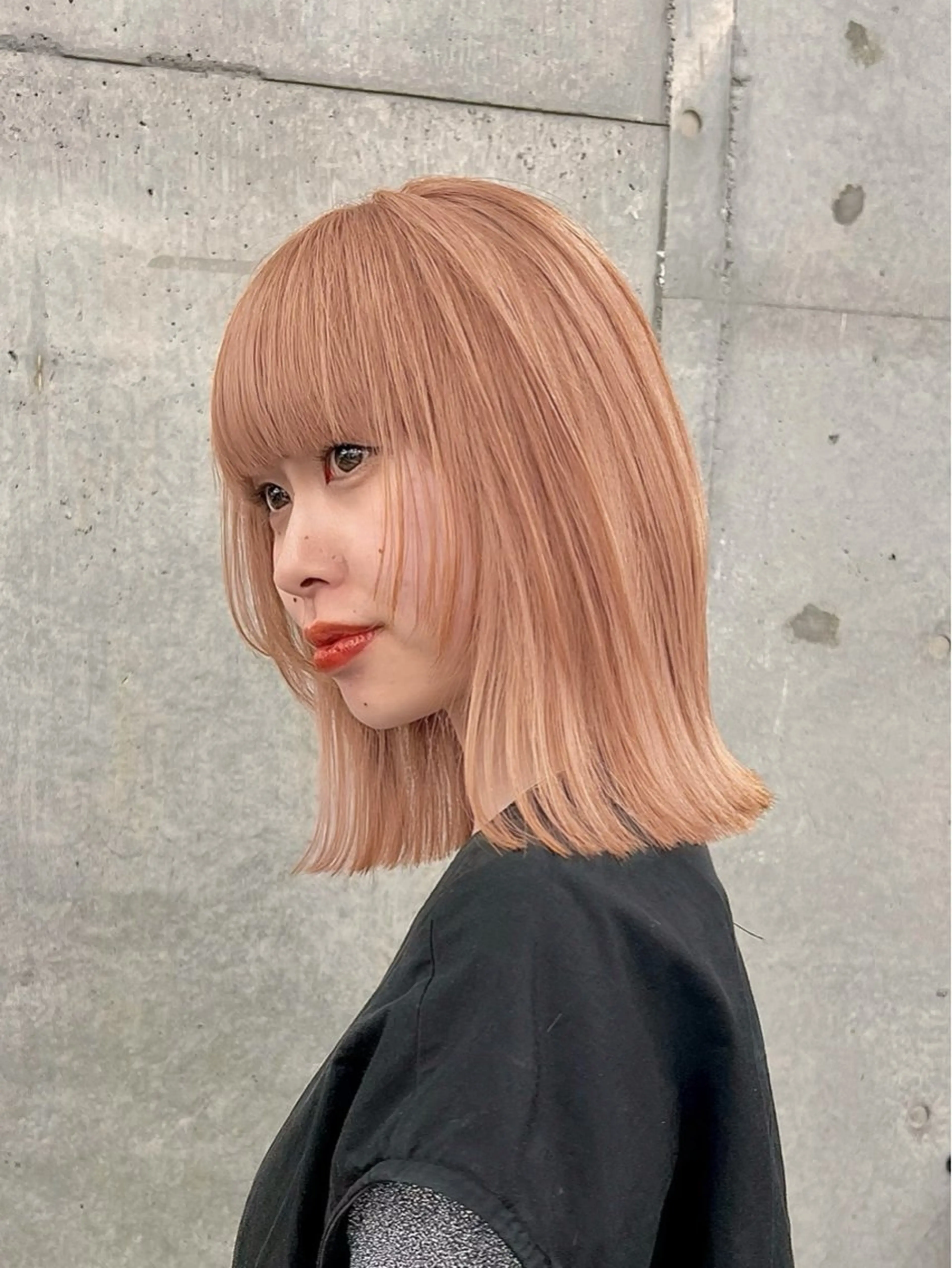 ミディアム カラー ベージュカラー ブリーチ ミルクティーベージュ 泉愛美/銀座美容師 /暖色カラー/ボブのヘアスタイル