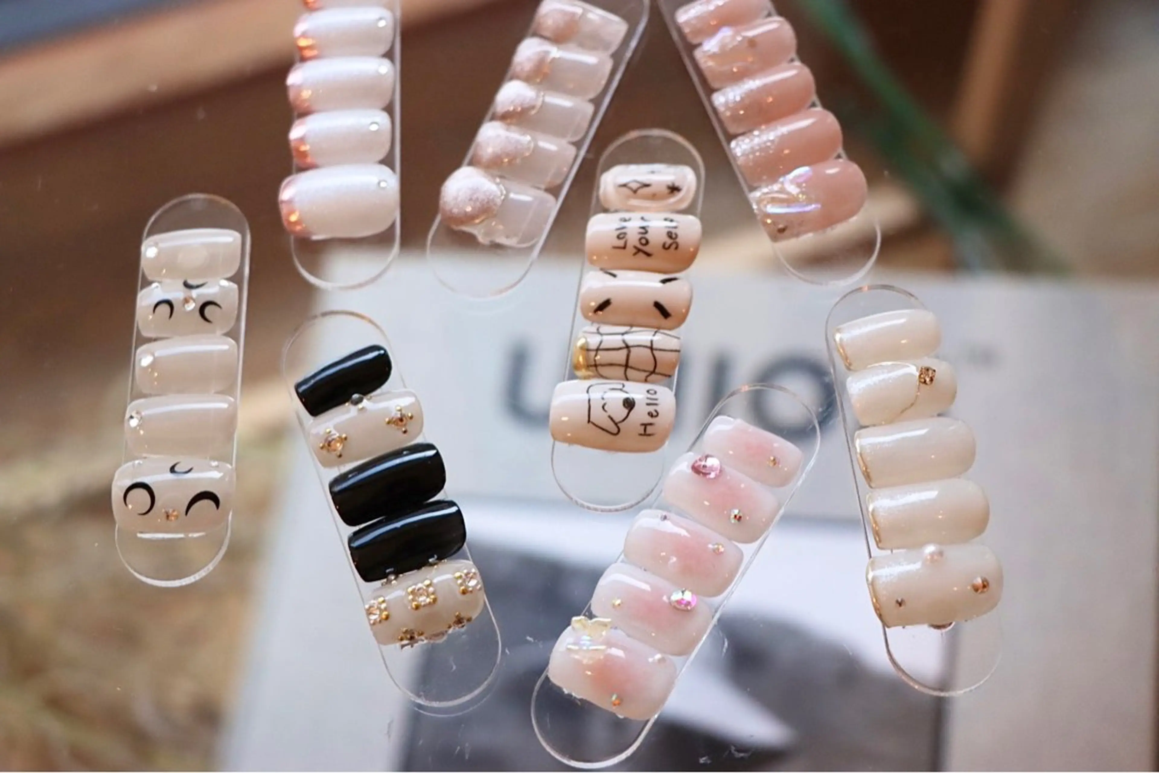 ネイル ブルー フットネイル ジェルネイル キラキラネイル 韓国ネイル RooM -mizuki-のネイルデザイン