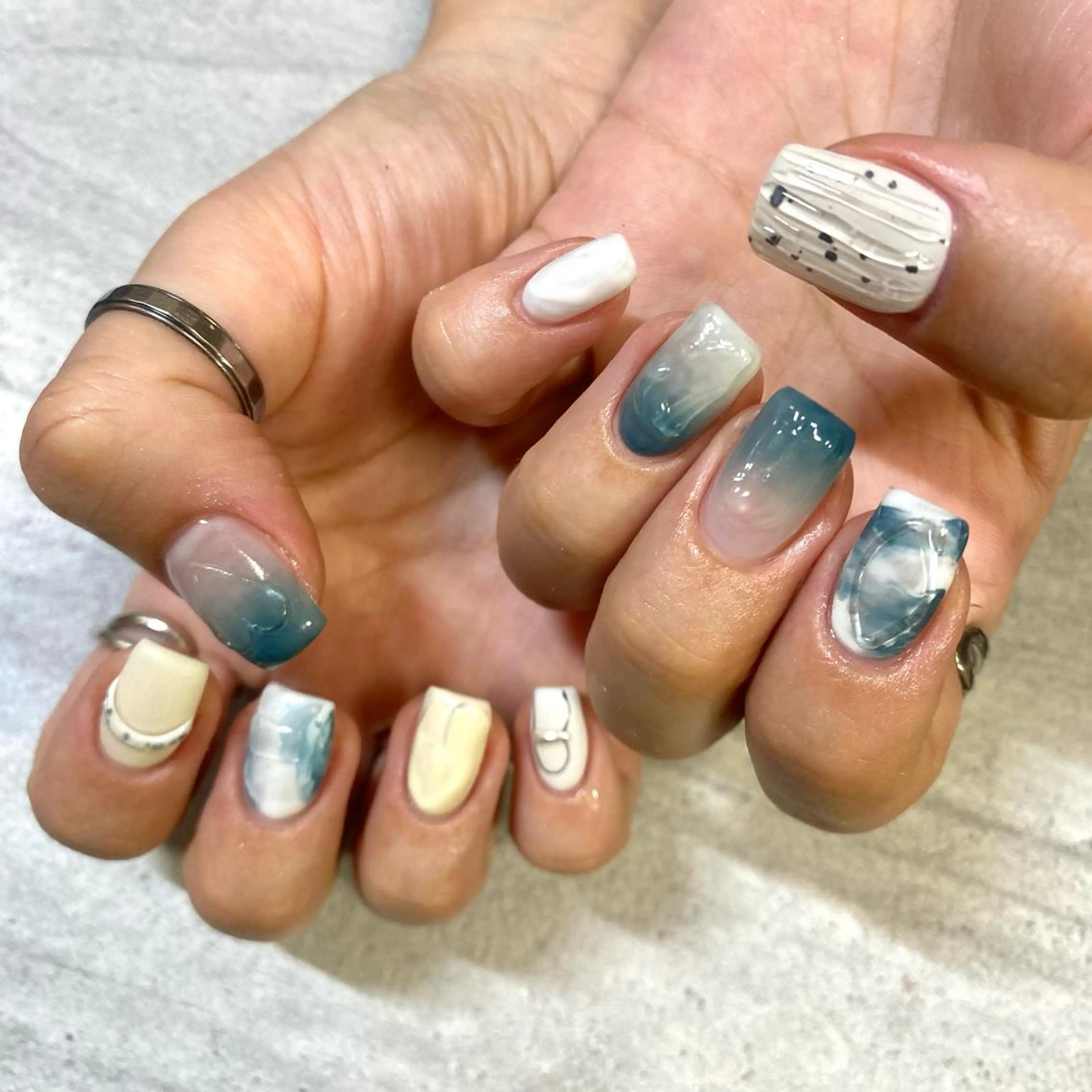 ショート カラー パーマ ヘアアレンジ メンズ キッズ ネイル マツエク・マツパ アイブロウ ニュアンスネイル ニュアンスパーマ 今福鶴見ネイル 8(ｴｲﾄ)のネイルデザイン