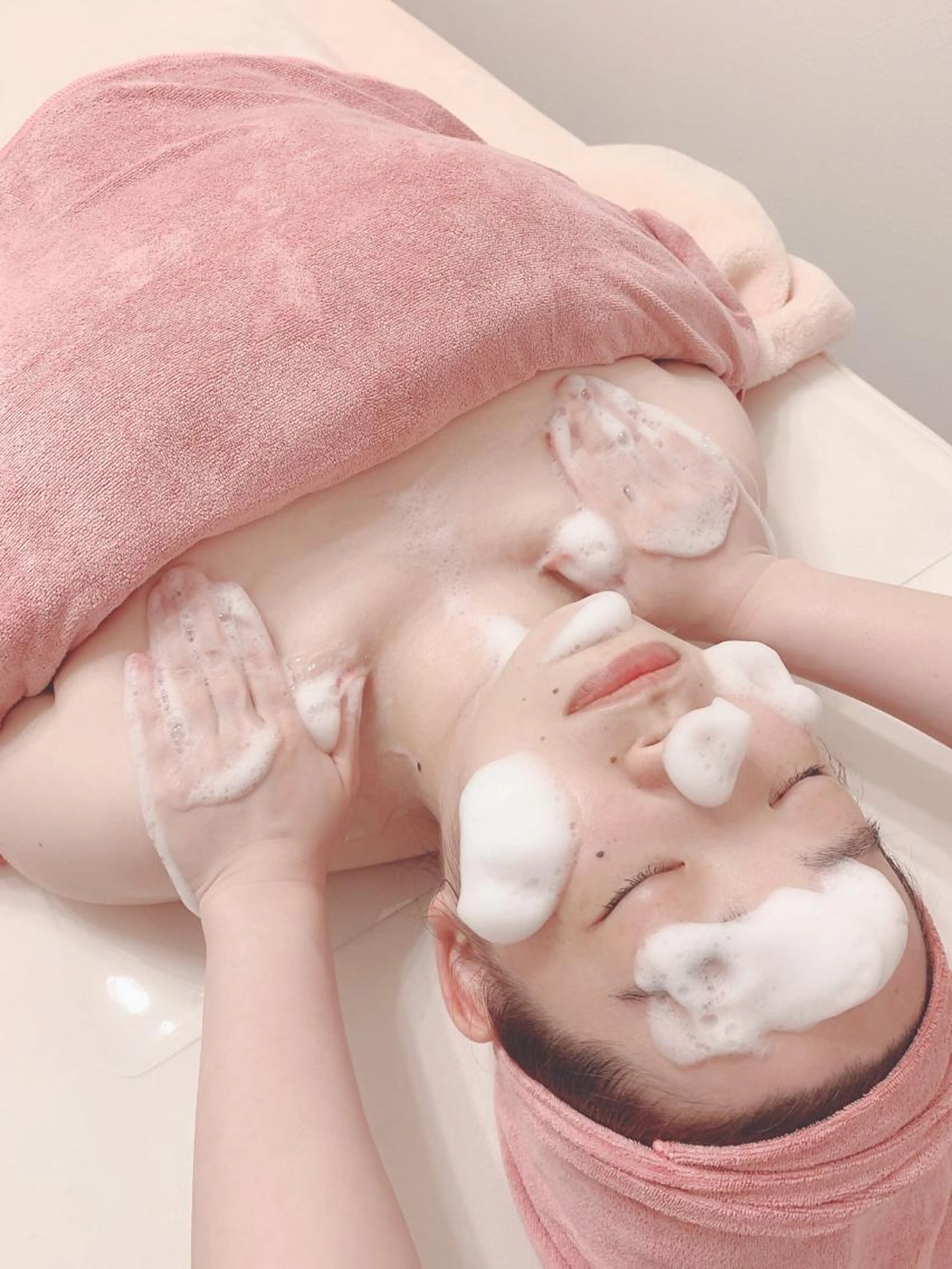 【美白特化.陶器うる肌集中ピーリングSPコース】肩.首.デコルテ.頭皮マッサージ付💎の写真