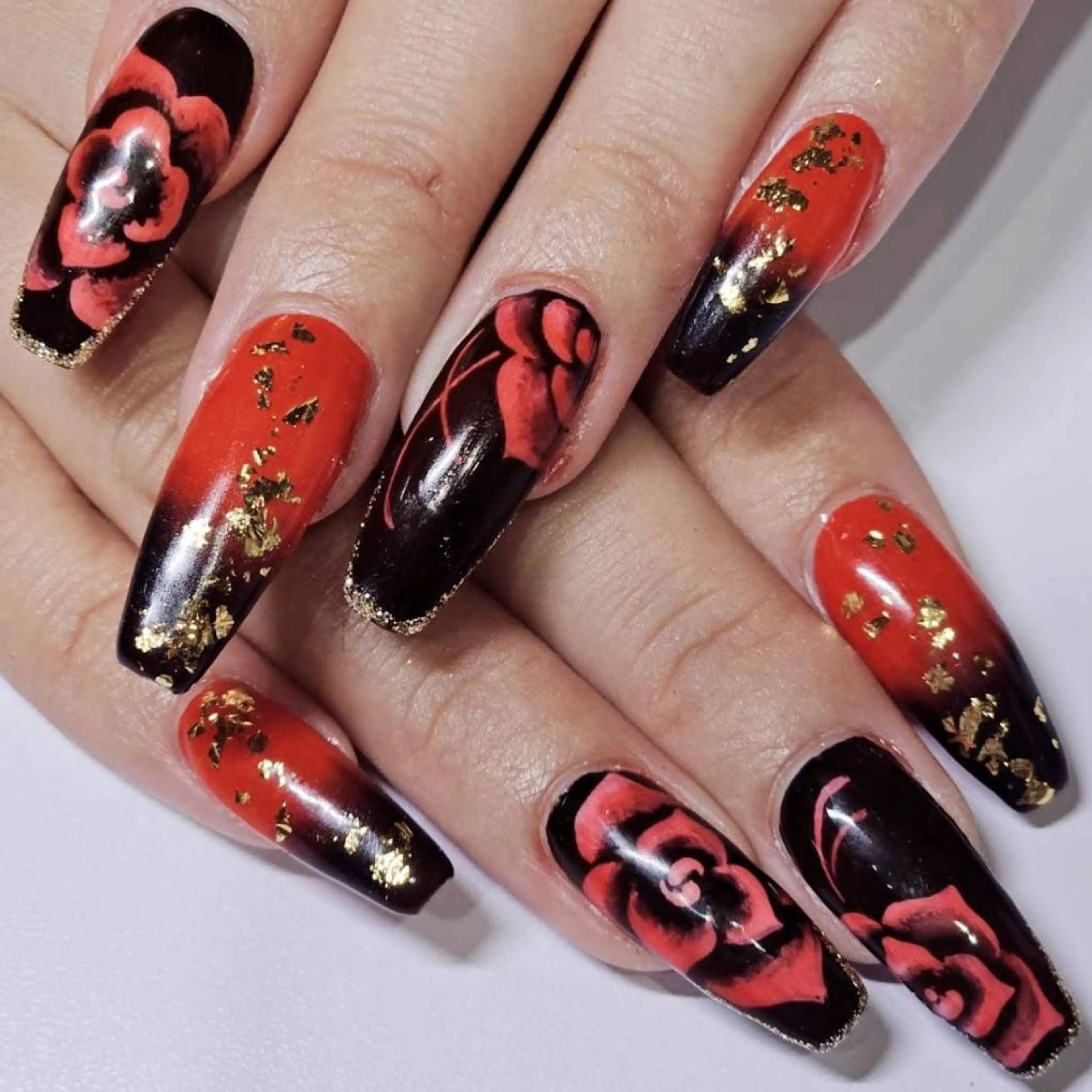 ネイル アートネイル 赤色 ハンドネイル よしだ ひろきのネイルデザイン