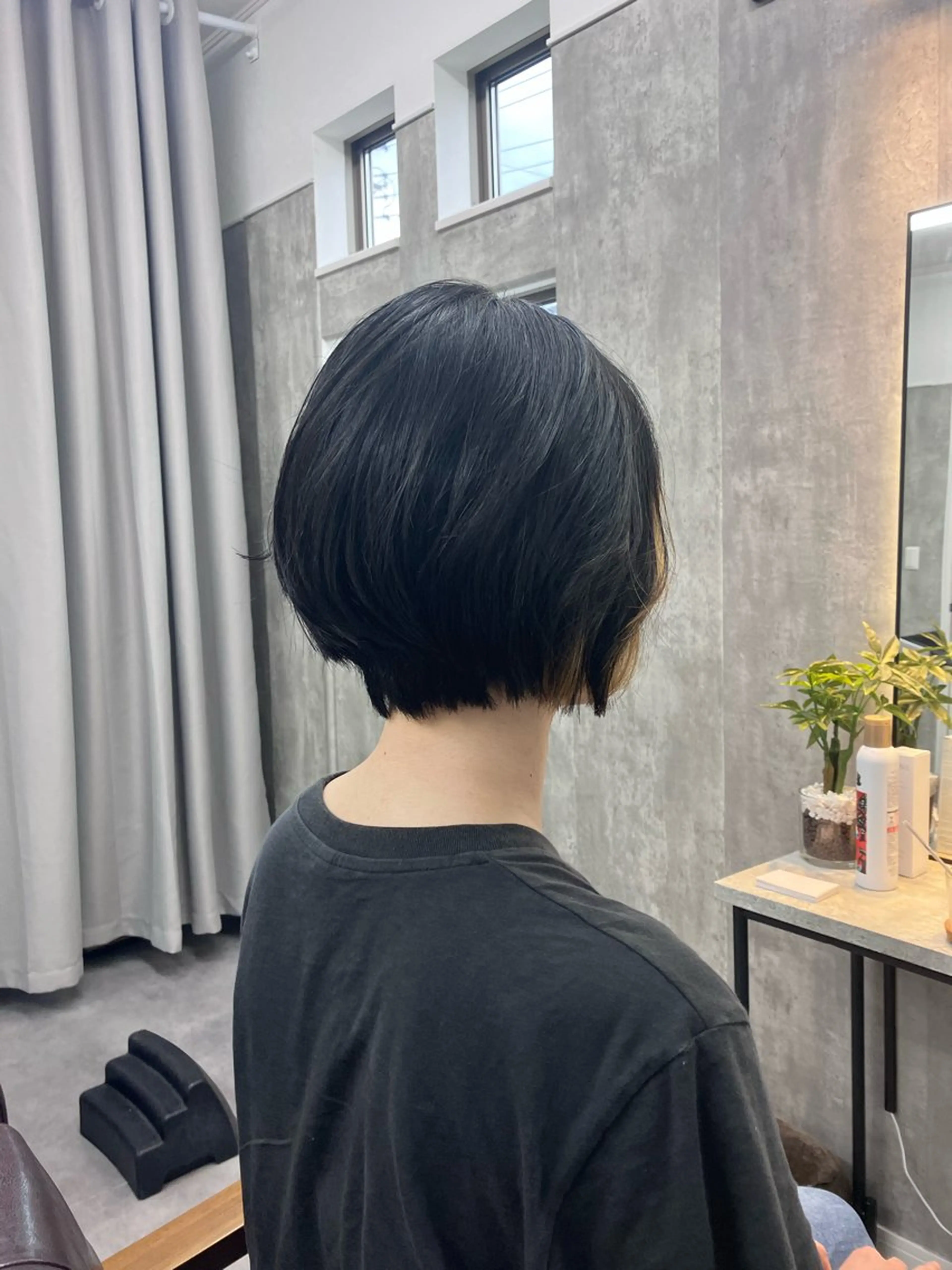 ショート カラー 1席のみの 美容室IKKIのヘアスタイル