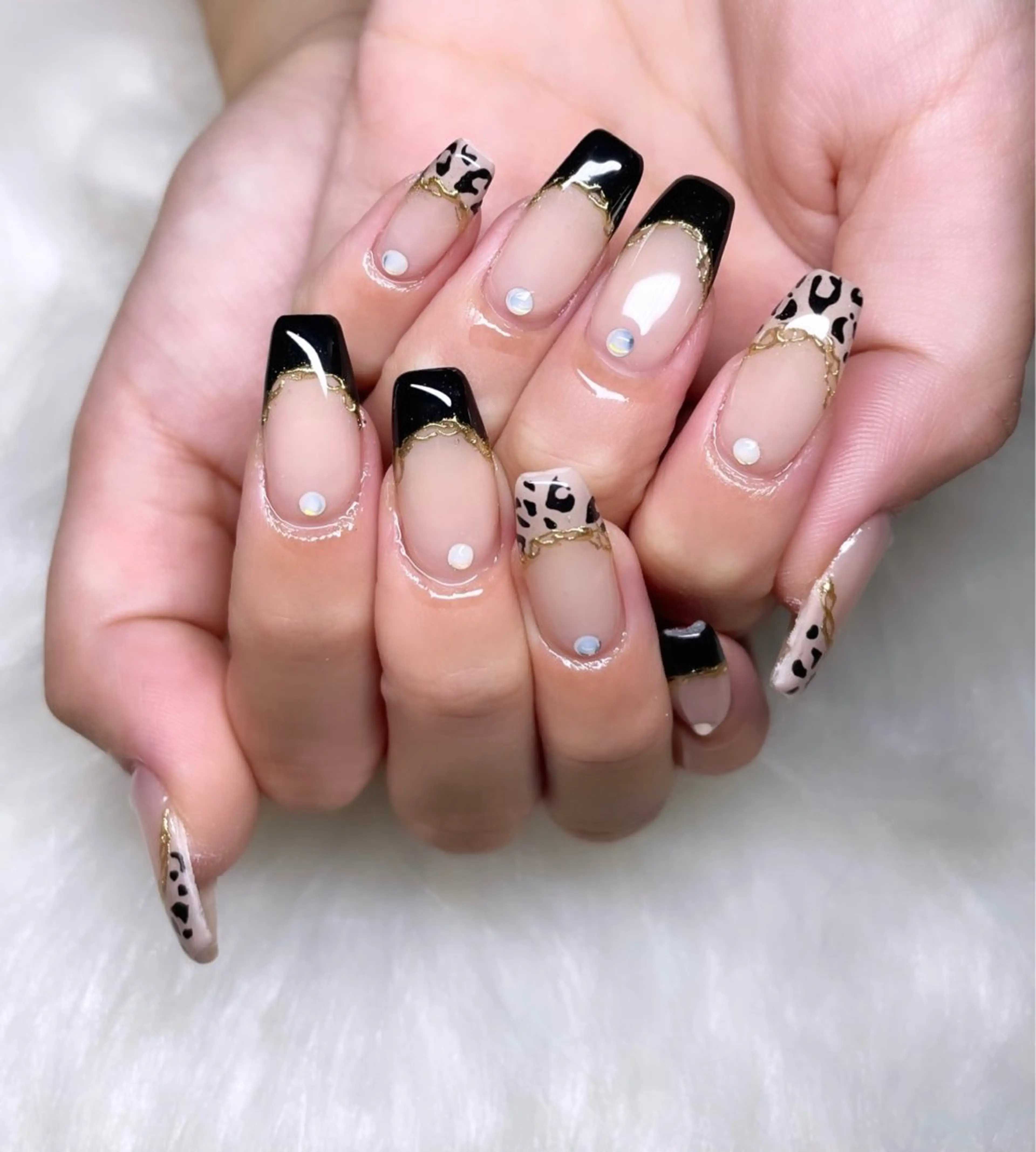 ネイル アニマル柄 フットネイル フレンチネイル ジェルネイル 韓国ネイル nail salon fee（フィー）のネイルデザイン