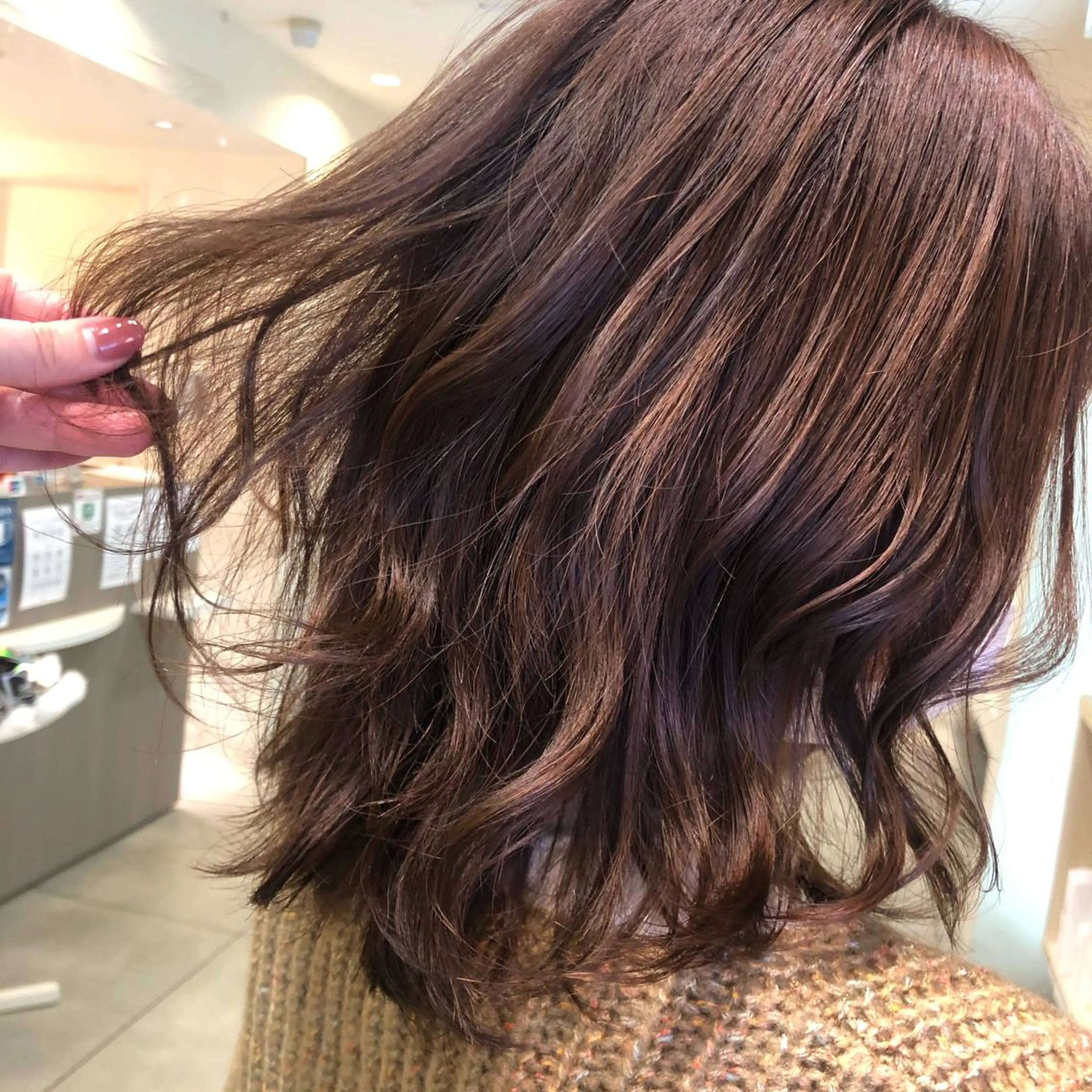 ミディアム カラー ベージュカラー カット ヘアカラー トリートメント 松佐 ゆかりのヘアスタイル
