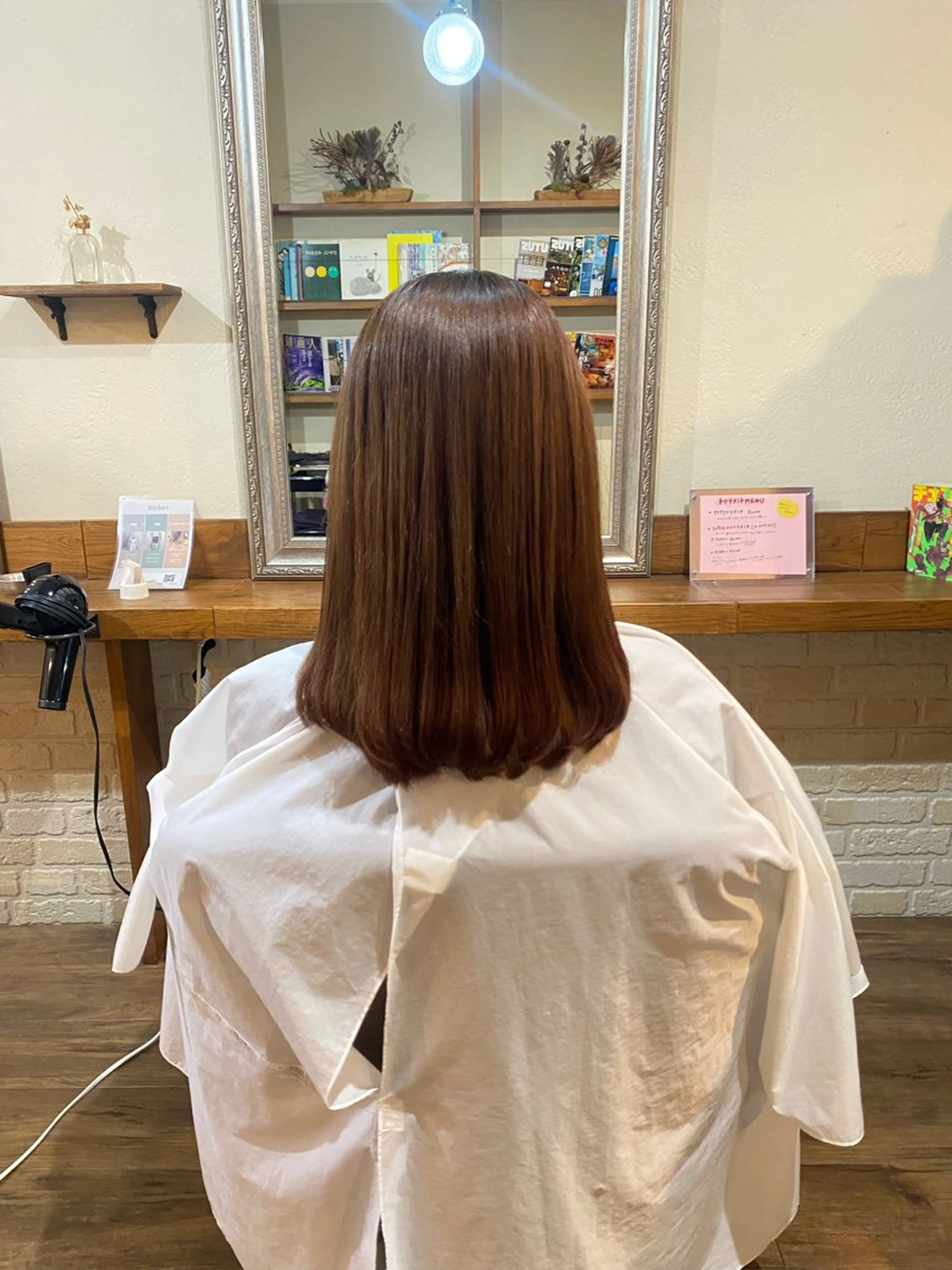 ミディアム 肥田 夕蘭のヘアスタイル