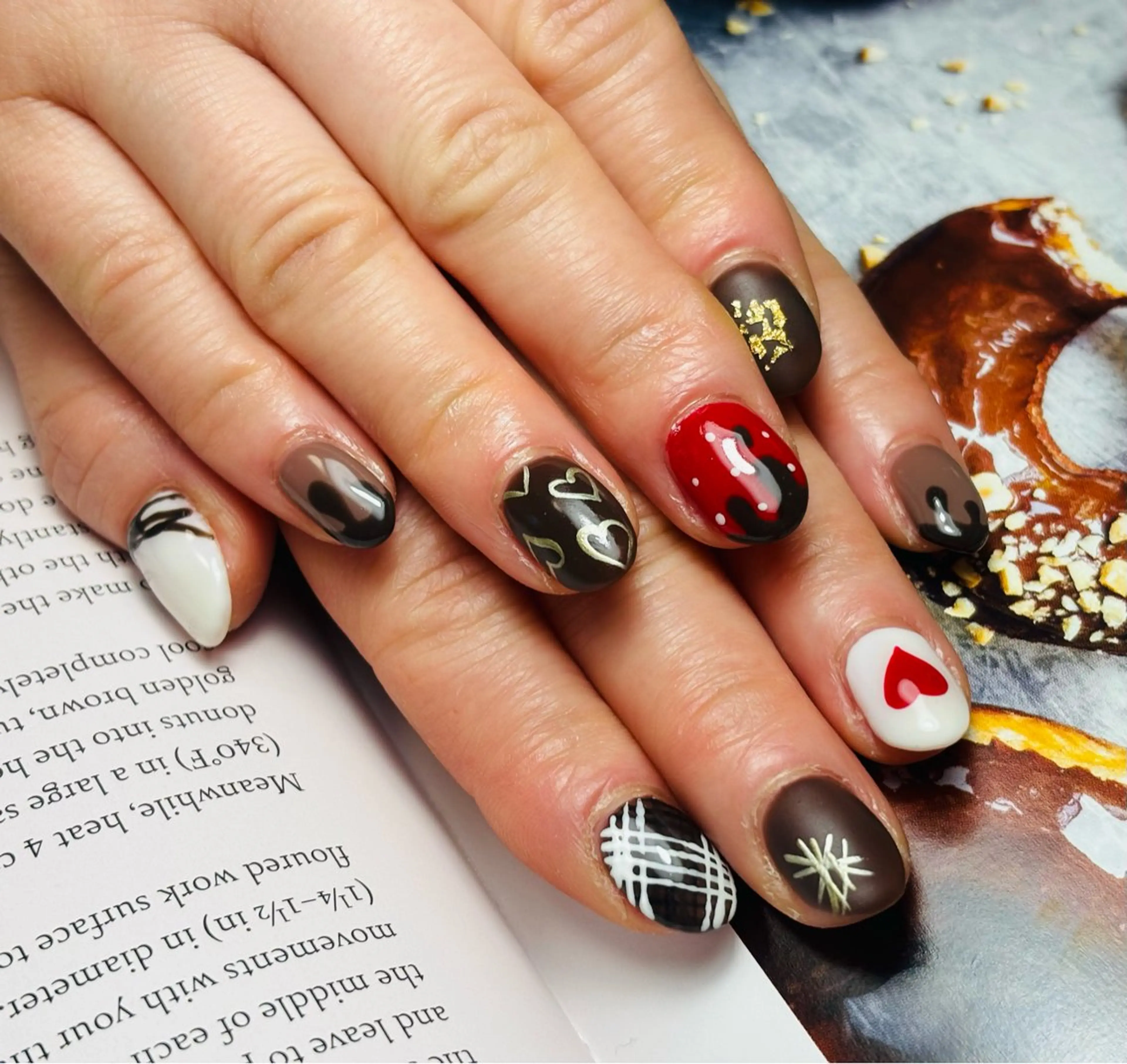 ネイル ジェルネイル バレンタイン ハンドネイル Belle　ネイル＆ ホワイトニングサロンのネイルデザイン