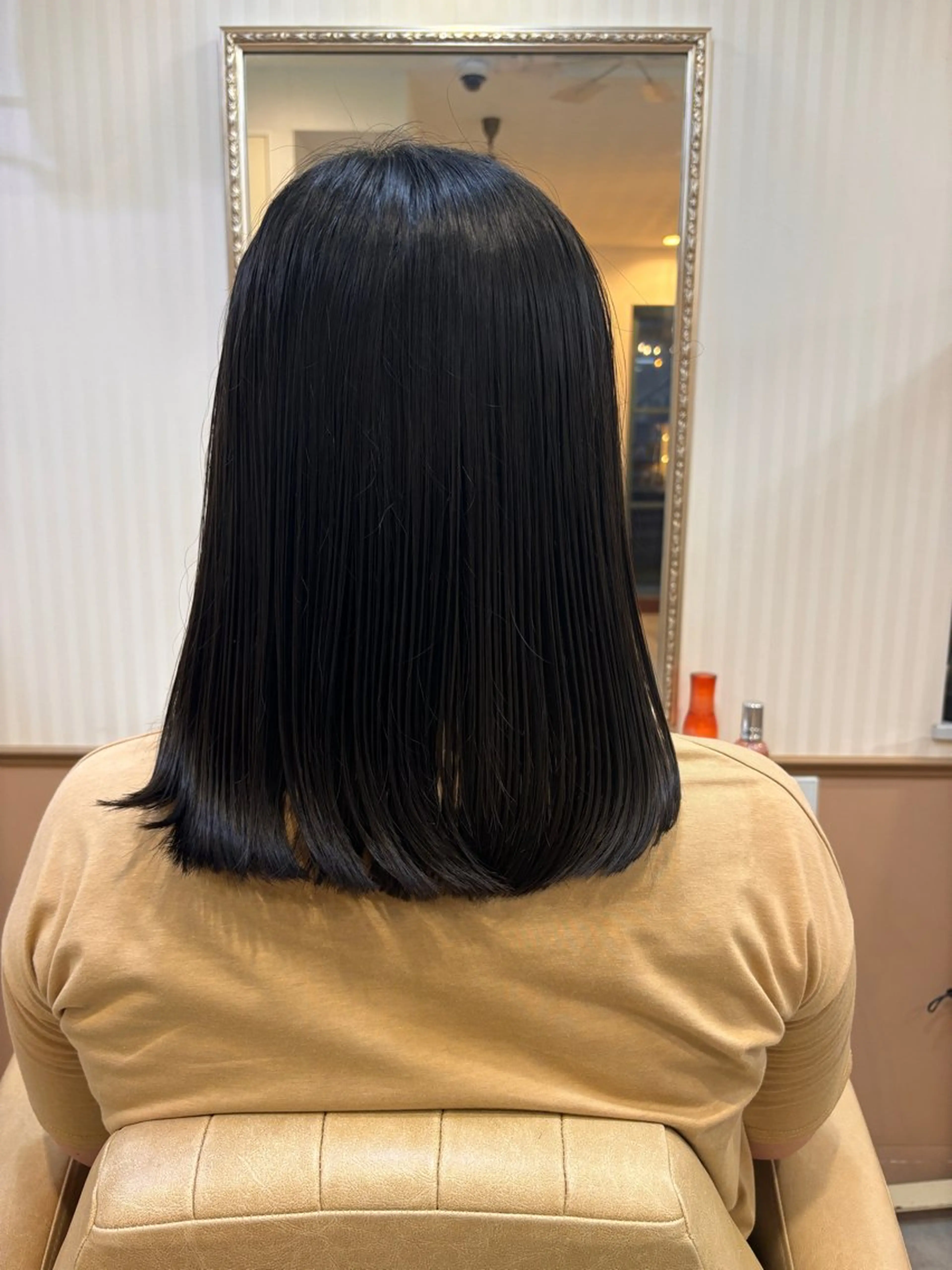 ミディアム 吉井 愛のヘアスタイル