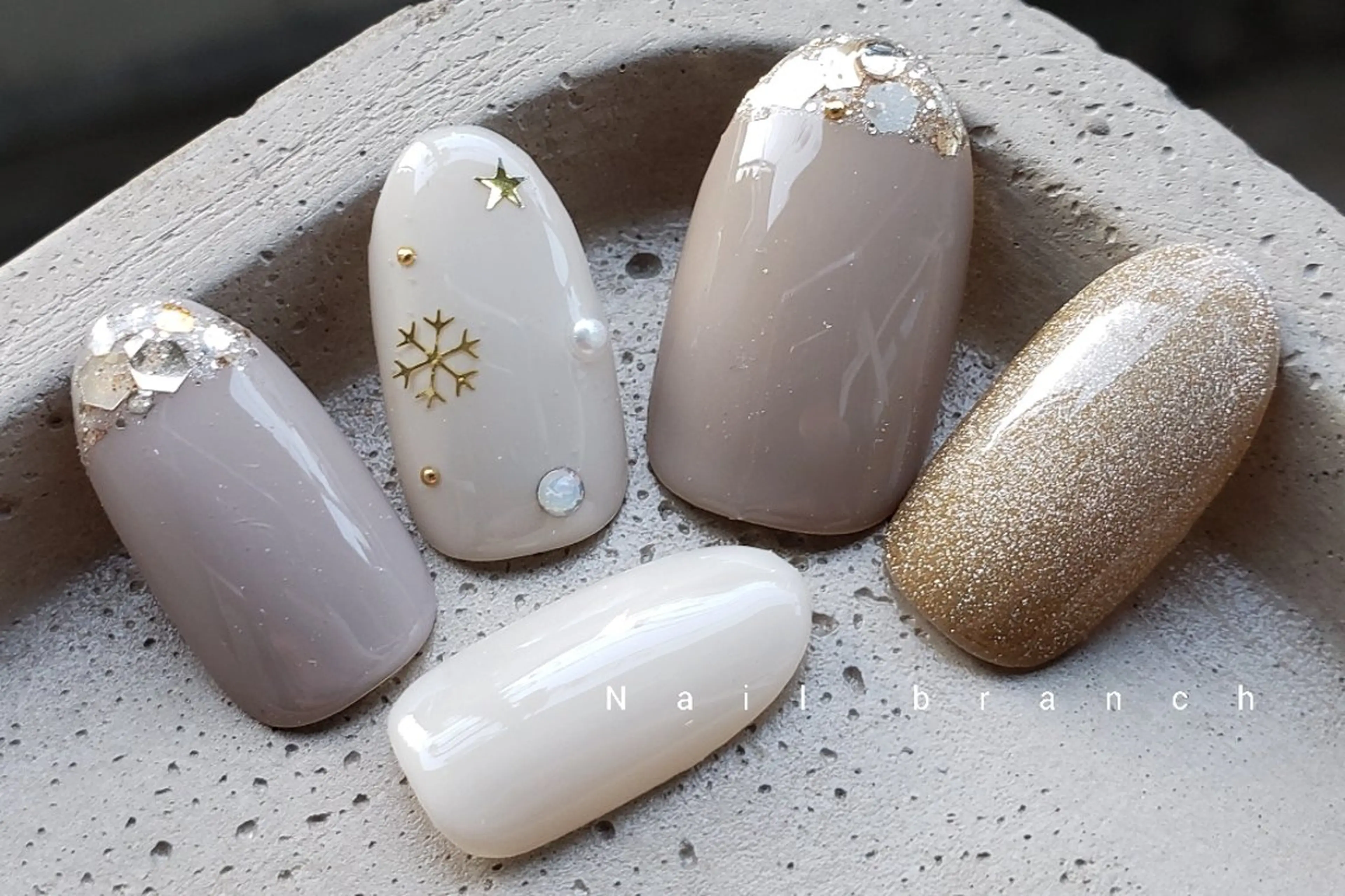 ミディアム Nail branchのネイルデザイン