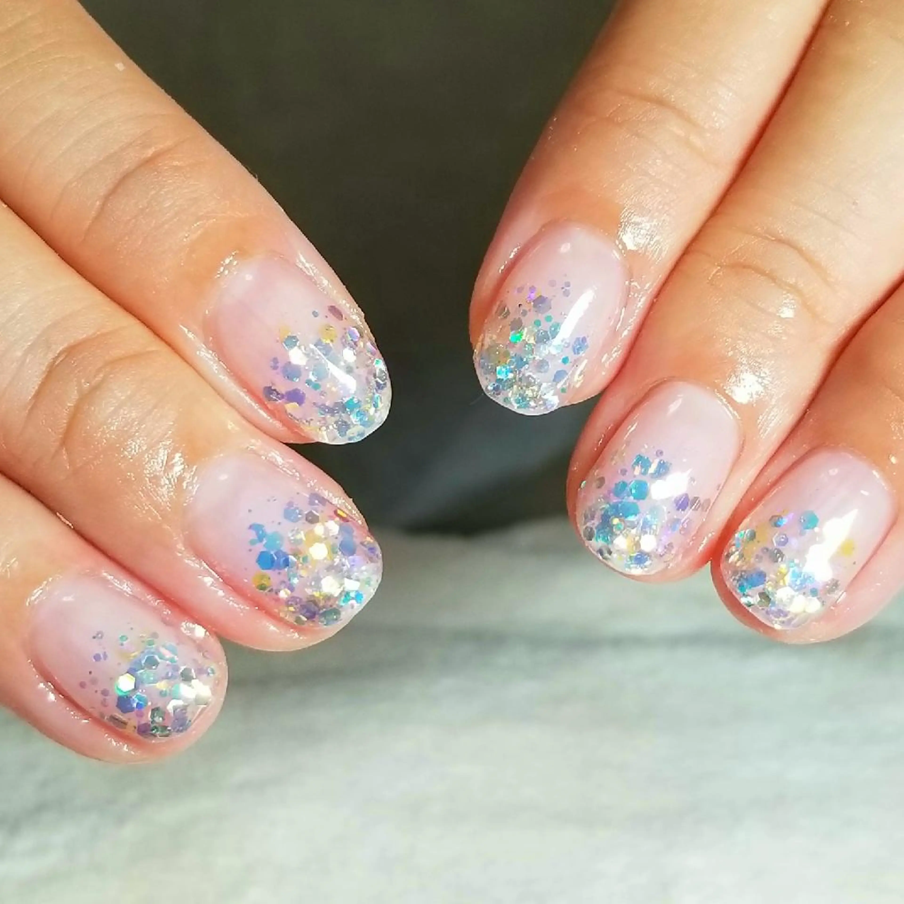 ネイル グラデーション キラキラネイル ラメ(グリッター) ラメグラデーション シンプルネイル trees_ nailのネイルデザイン