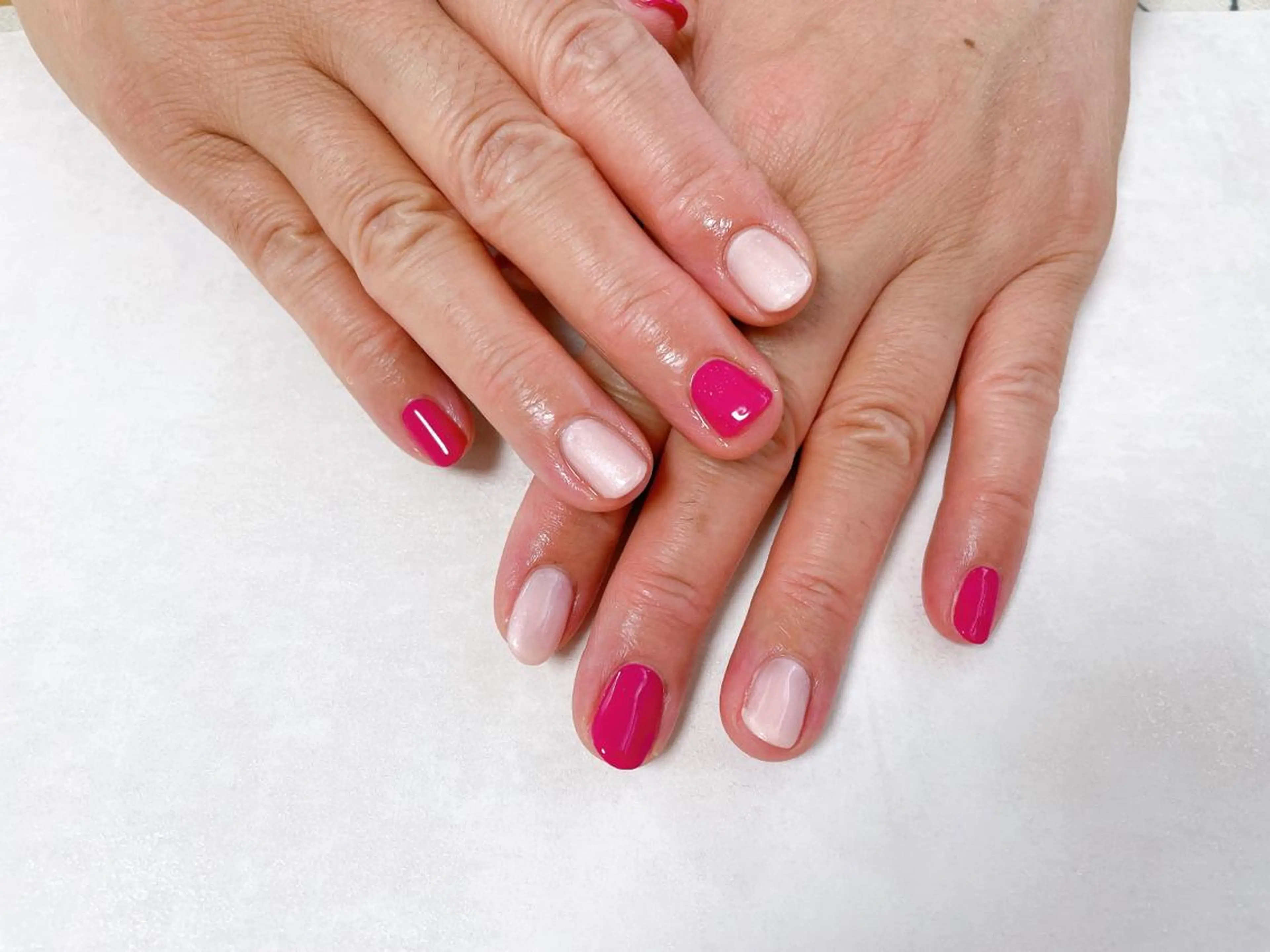 ネイル オーロラネイル フラワーネイル フットネイル フレンチネイル ジェルネイル ハンドネイル mogunail &blowのネイルデザイン