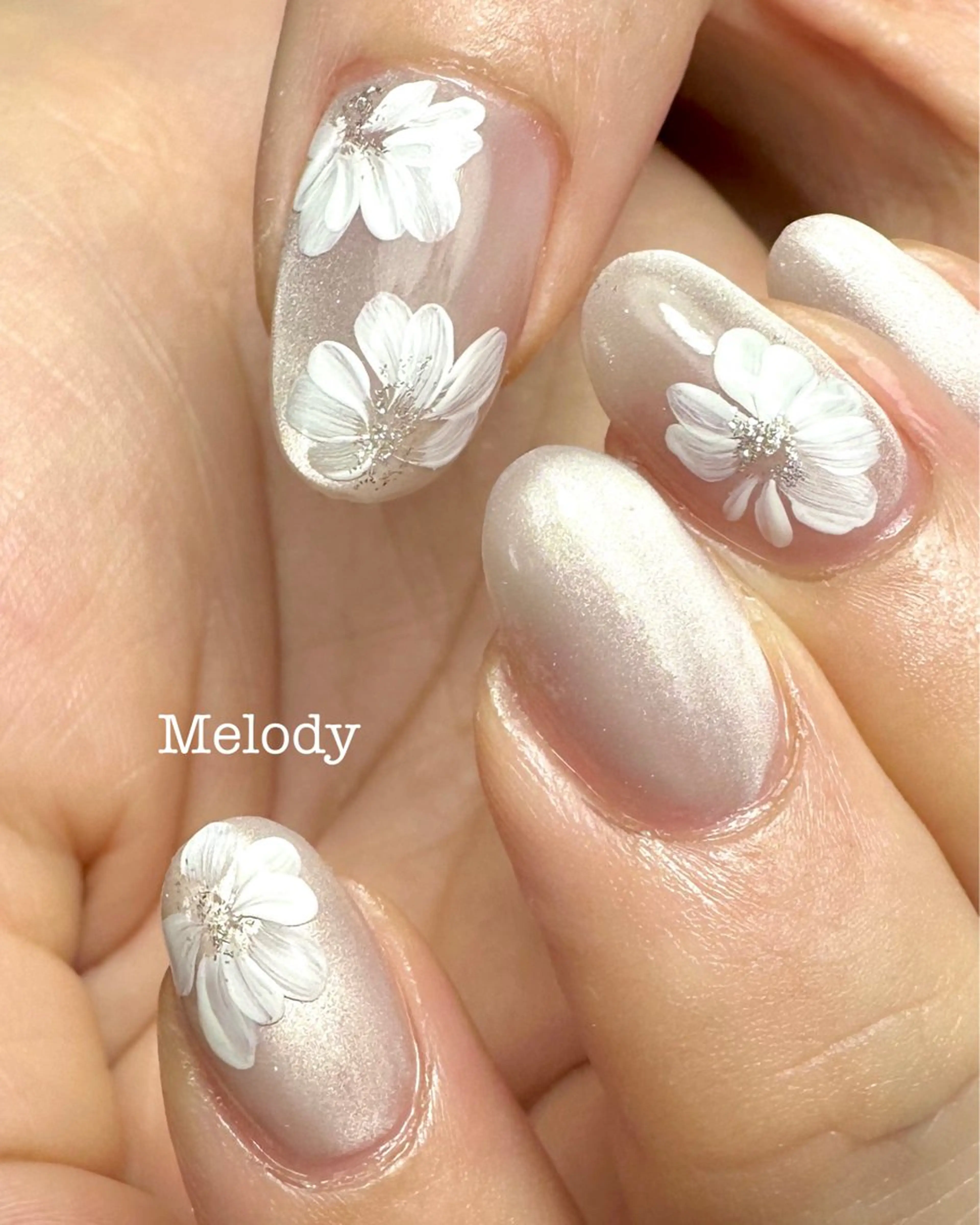 【リピーター様】マグネットネイル×フラワーアート４本　オフィス♡ブライダル　フィルインの写真