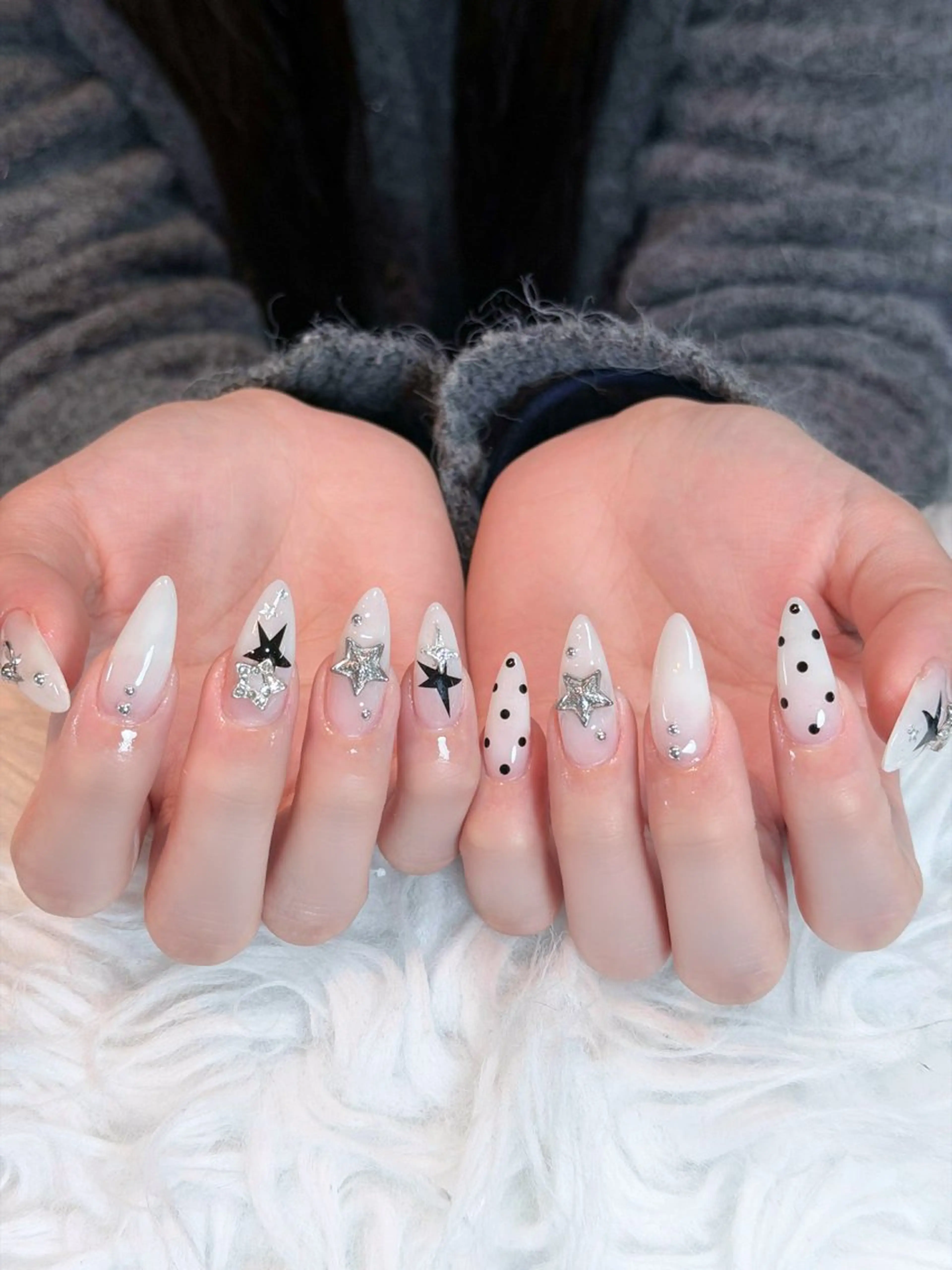 ネイル オーロラネイル ボルドー ブラウン 氷ネイル・うるうるネイル キラキラネイル ハンドネイル Julli NailStudioのネイルデザイン