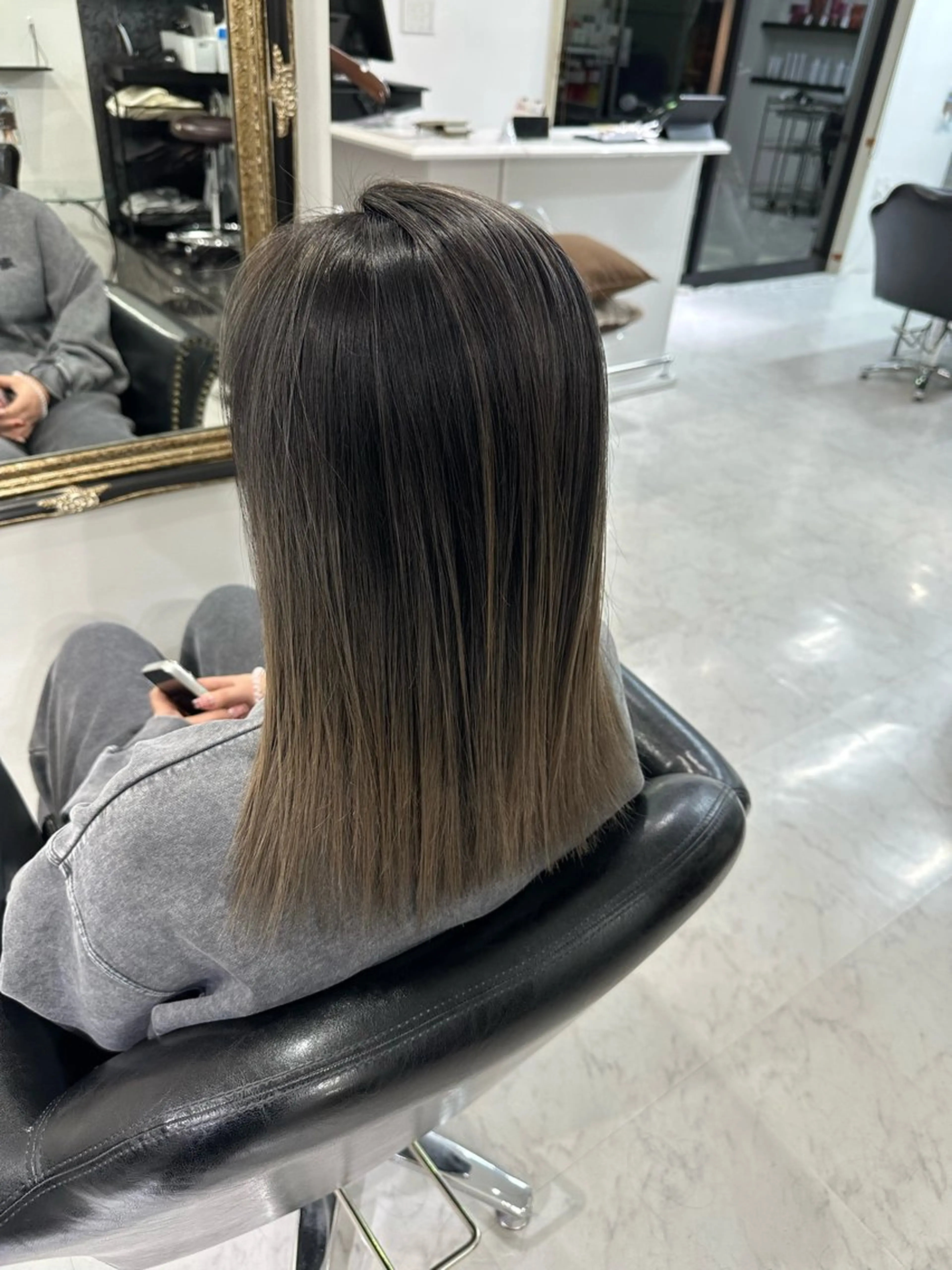 ミディアム レイヤーカット 岡崎/レイヤーカット ／縮毛矯正/美髪のヘアスタイル