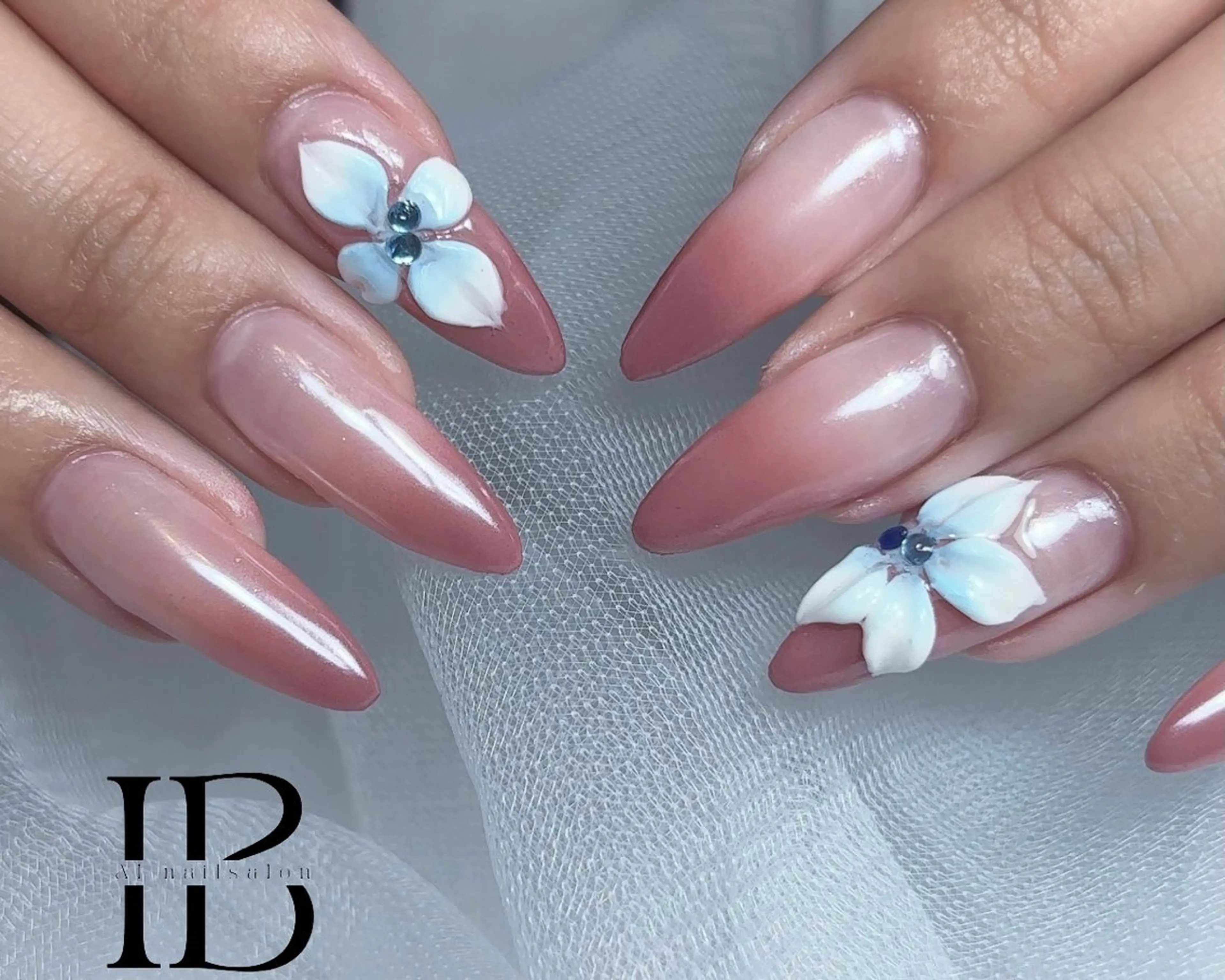 ネイル ハンドネイル 愛 nailsalonのネイルデザイン