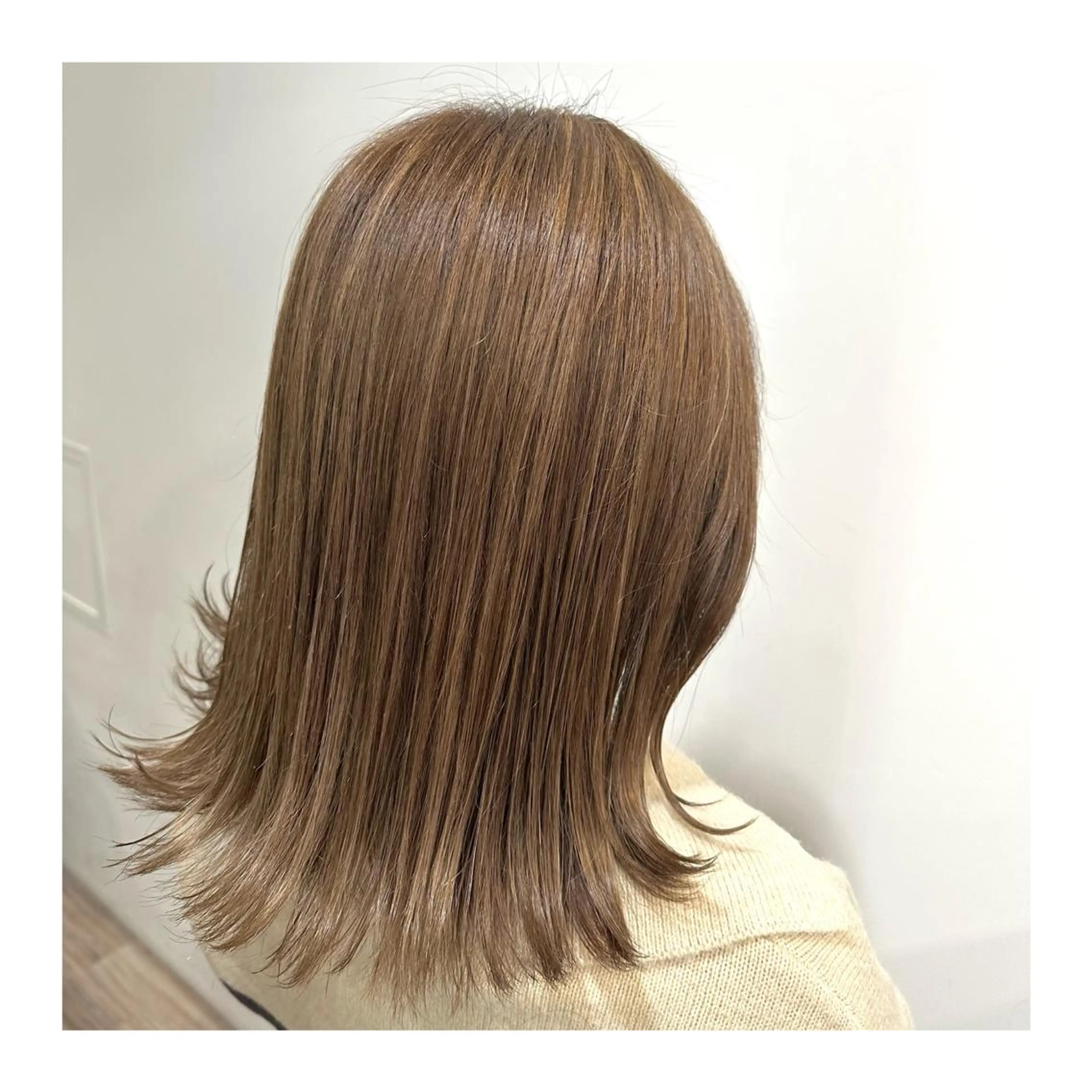 セミロング カラー ヘアカラー あべ ゆうかのヘアスタイル