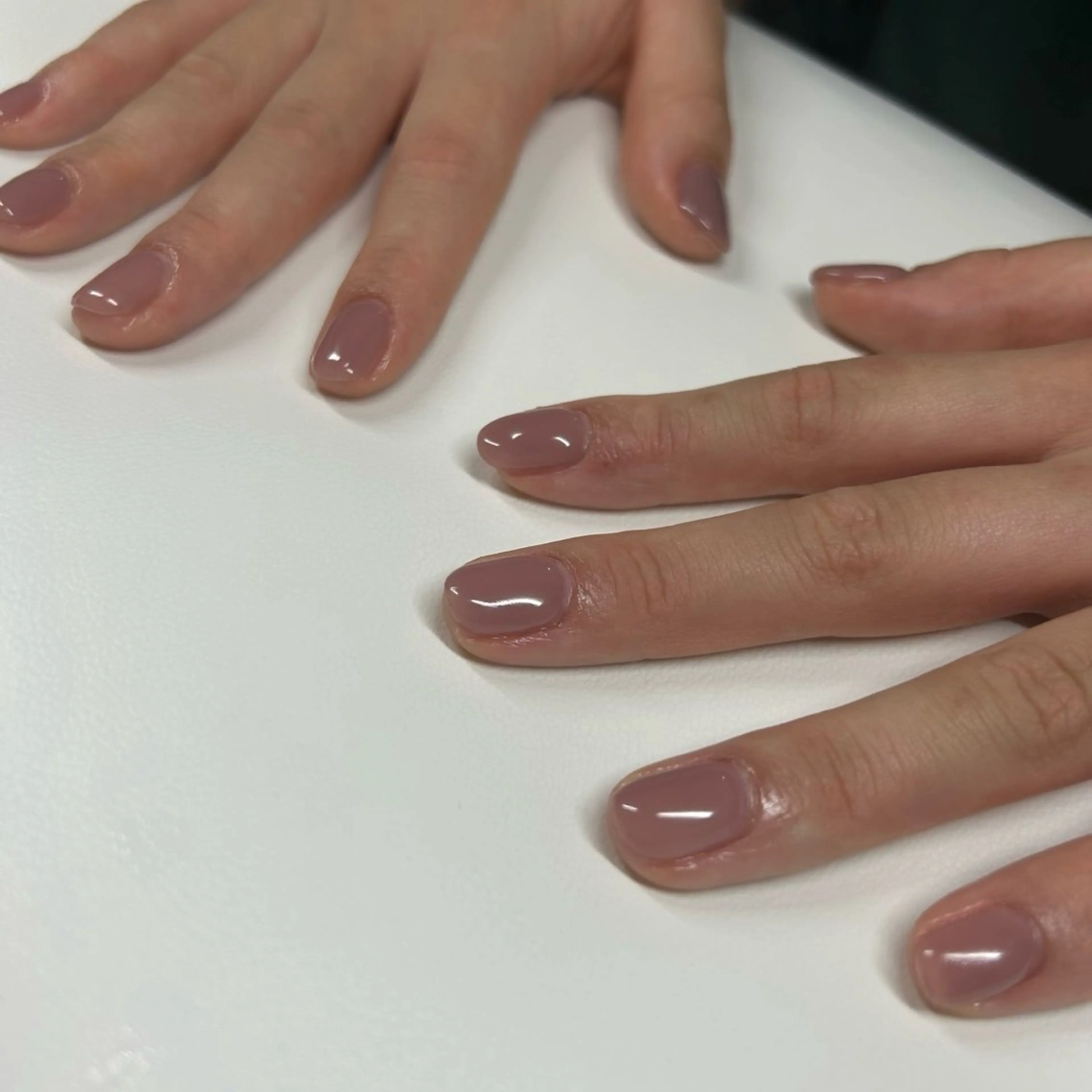 ネイル ワンカラーネイル lupie オモテダのネイルデザイン