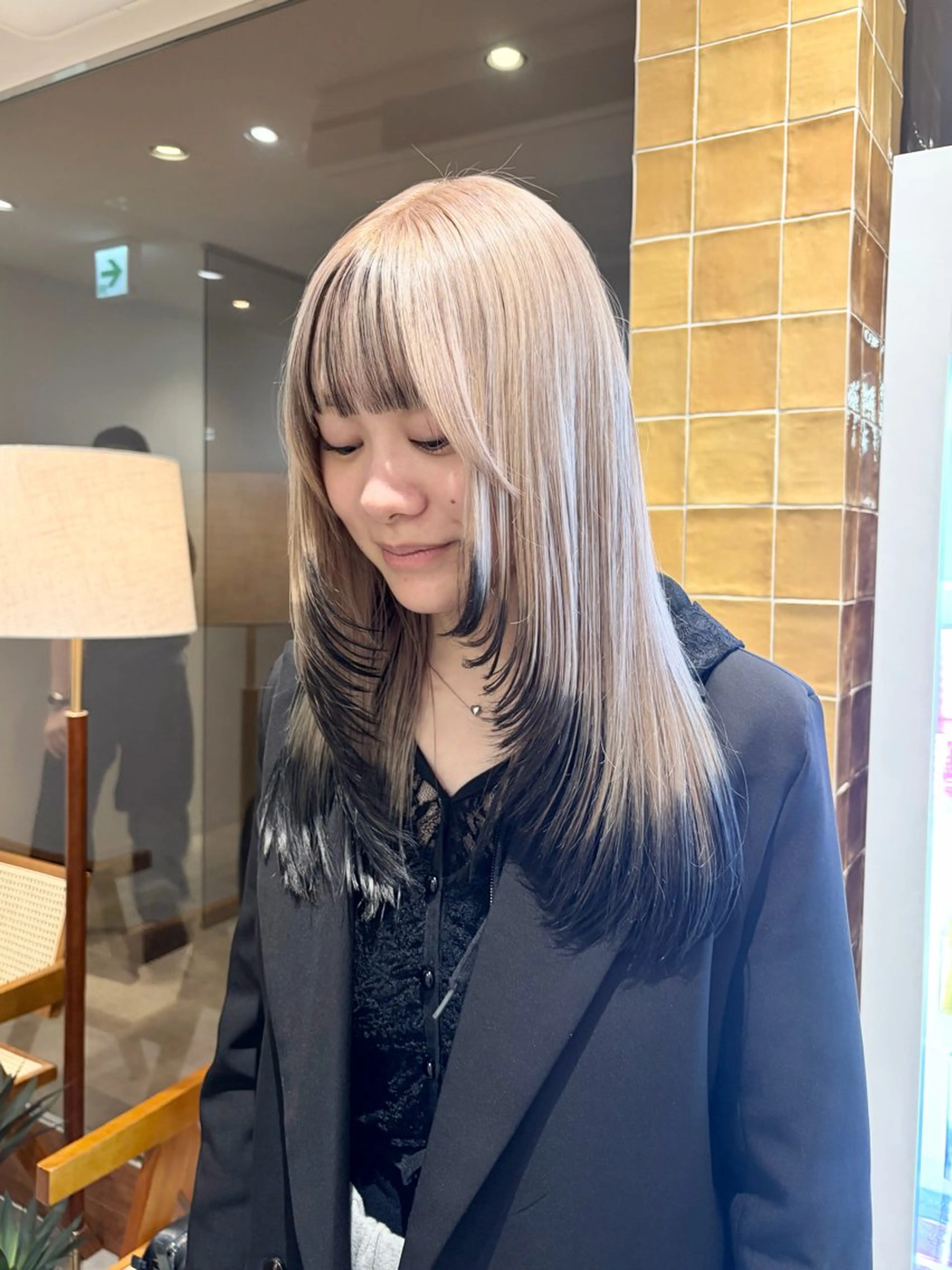 ロング カラー ベージュカラー デザインカラー ホワイトベージュ レイヤーカット カット ヘアカラー トリートメント ﾚｲﾔｰ🩵透明感 ೀユイ🌙のヘアスタイル