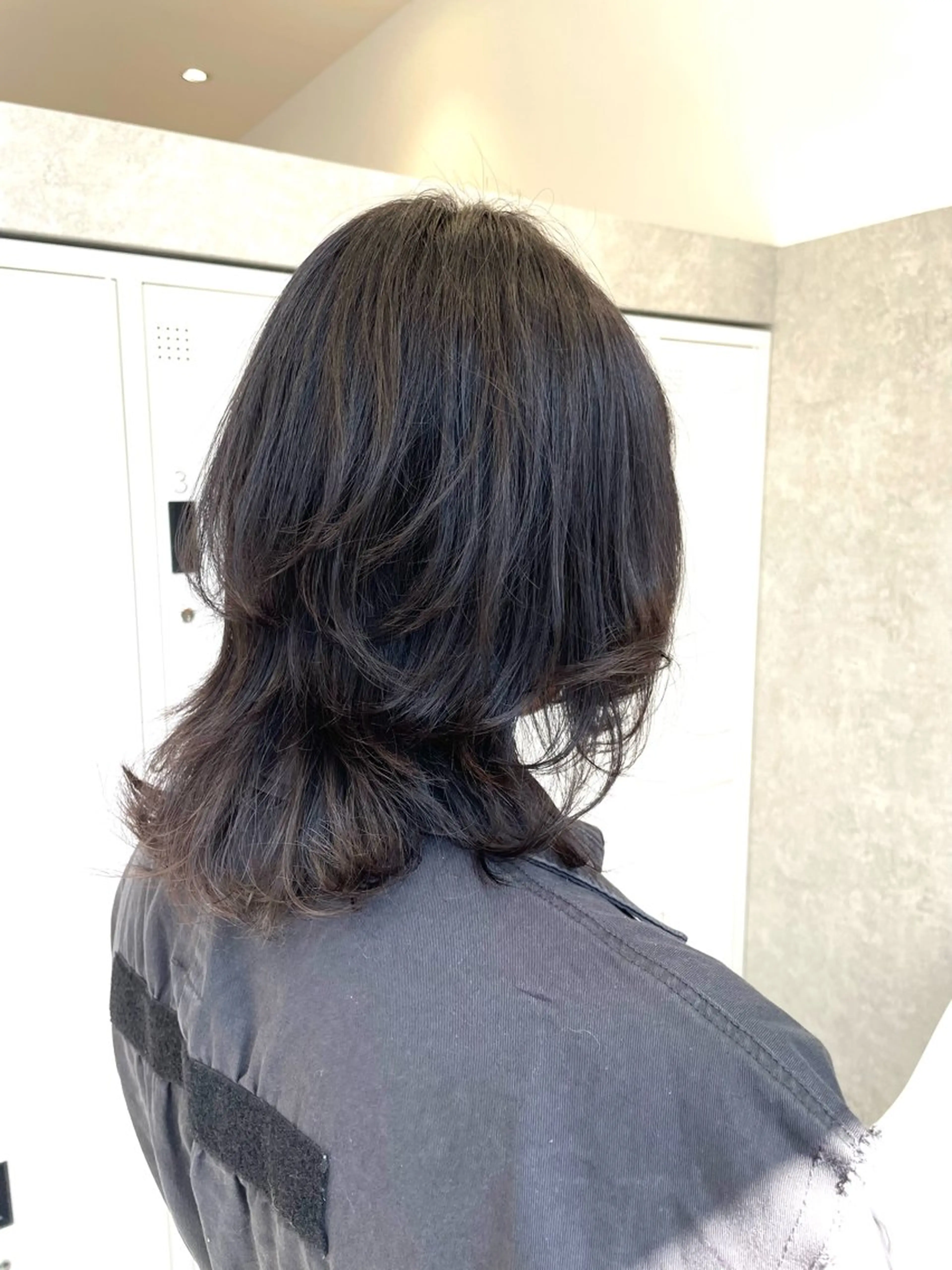 ミディアム ウルフカット フリーシャ所属・透明感×モテカラー 🫧MAHIROのヘアスタイル