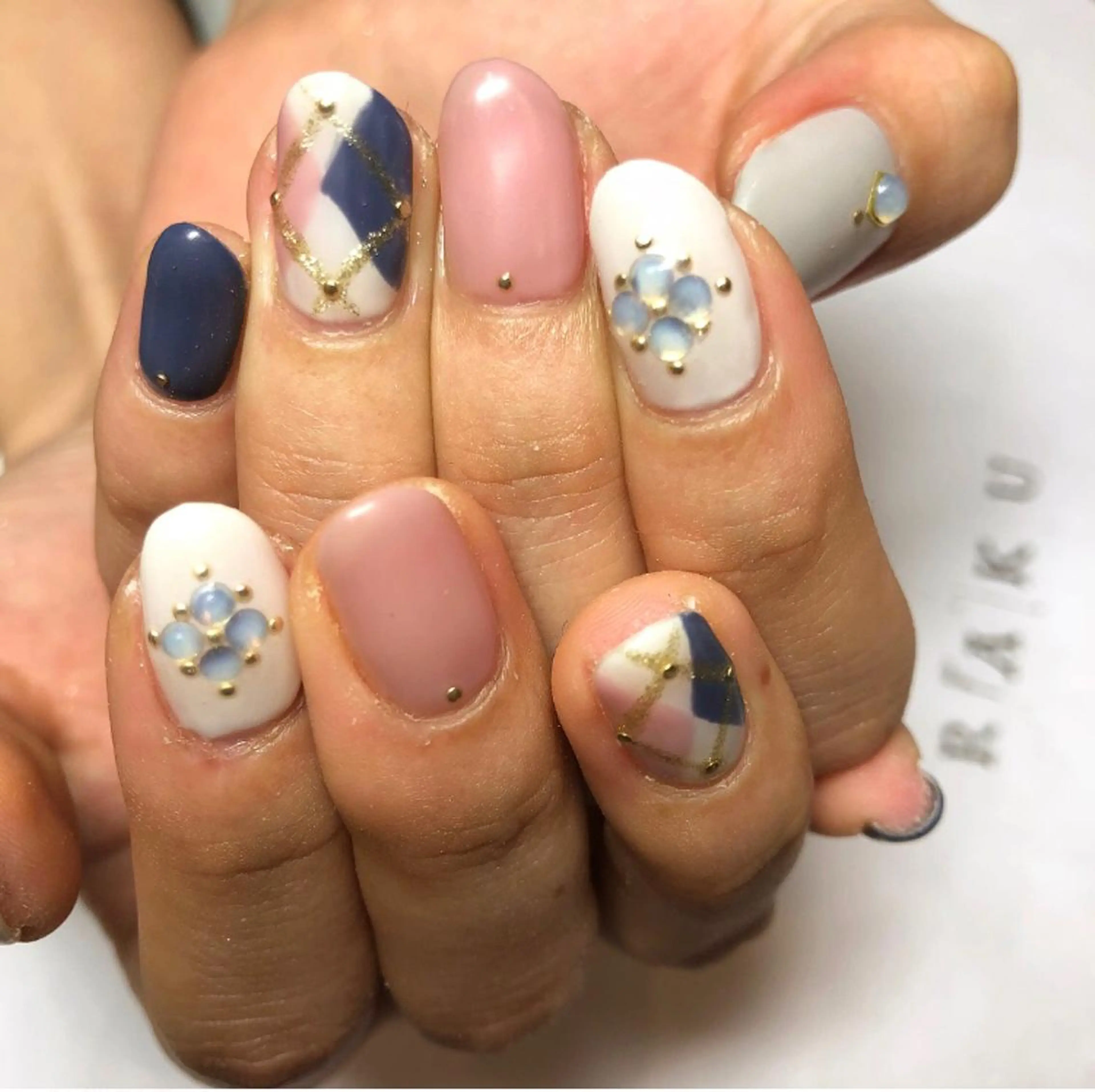 ネイル 駒月 明日香の眉毛・アイブロウイメージ