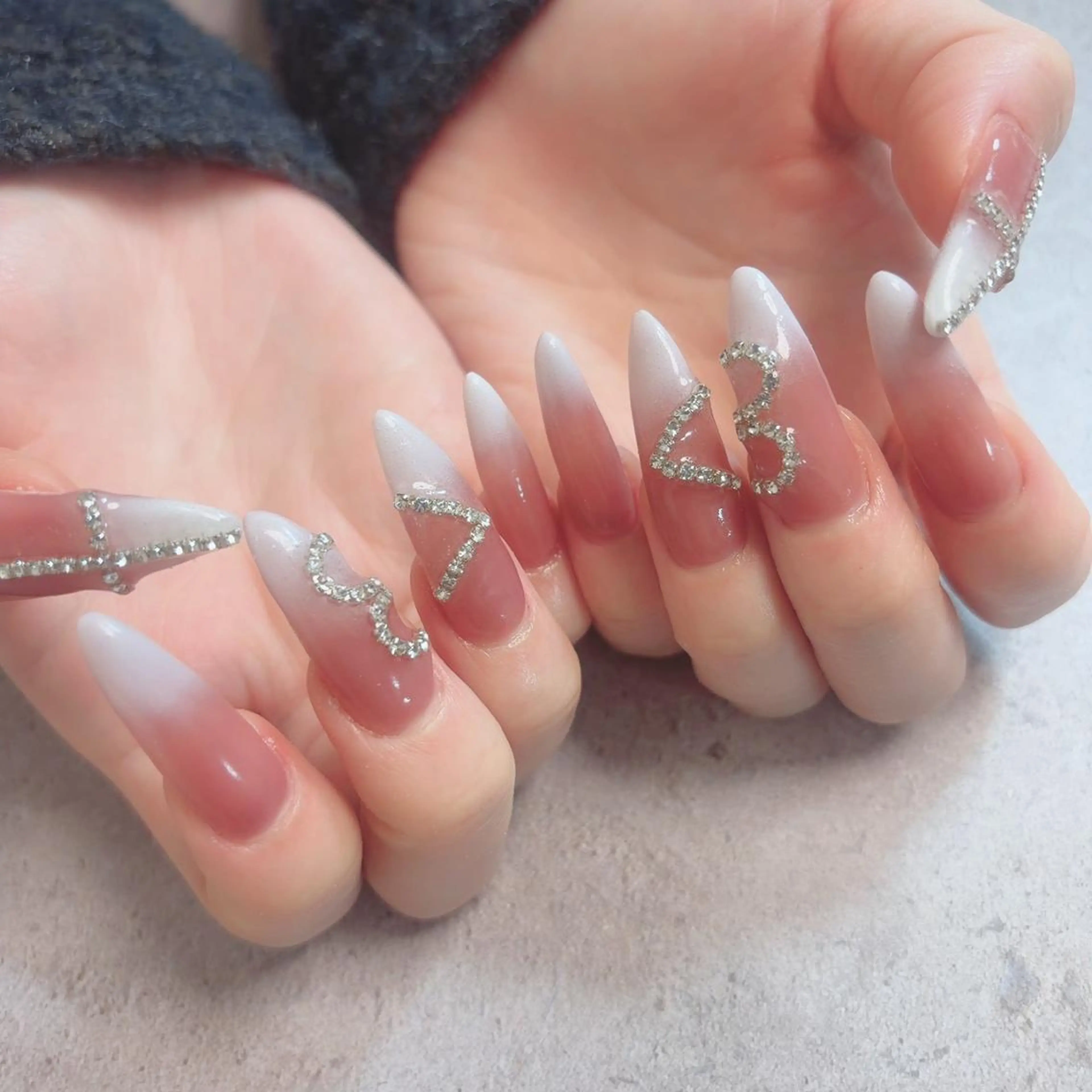 ネイル ハンドネイル 🩷Yun nail Salon 本店🩷のネイルデザイン