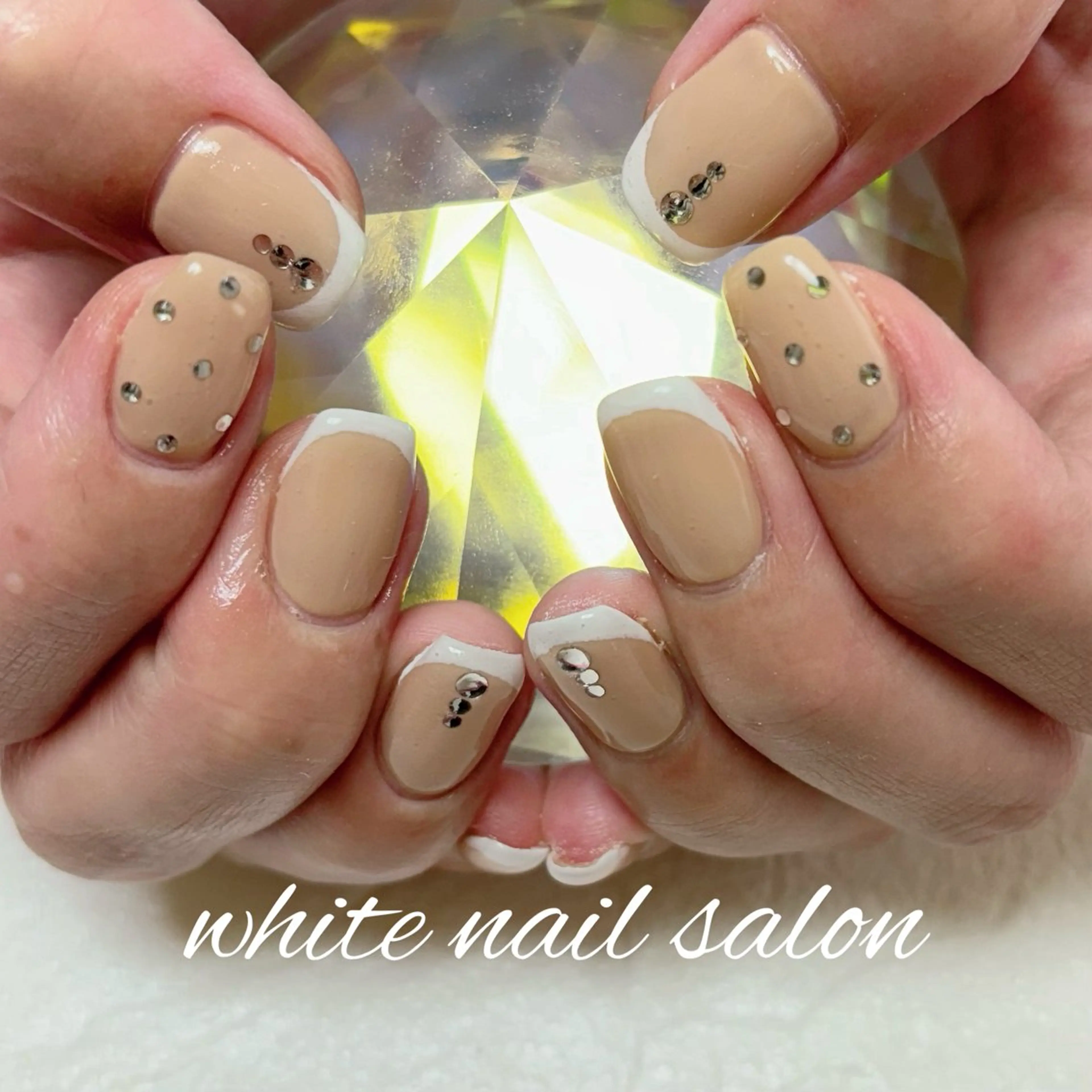 ネイル ホワイト ハンドネイル white nail salonのネイルデザイン