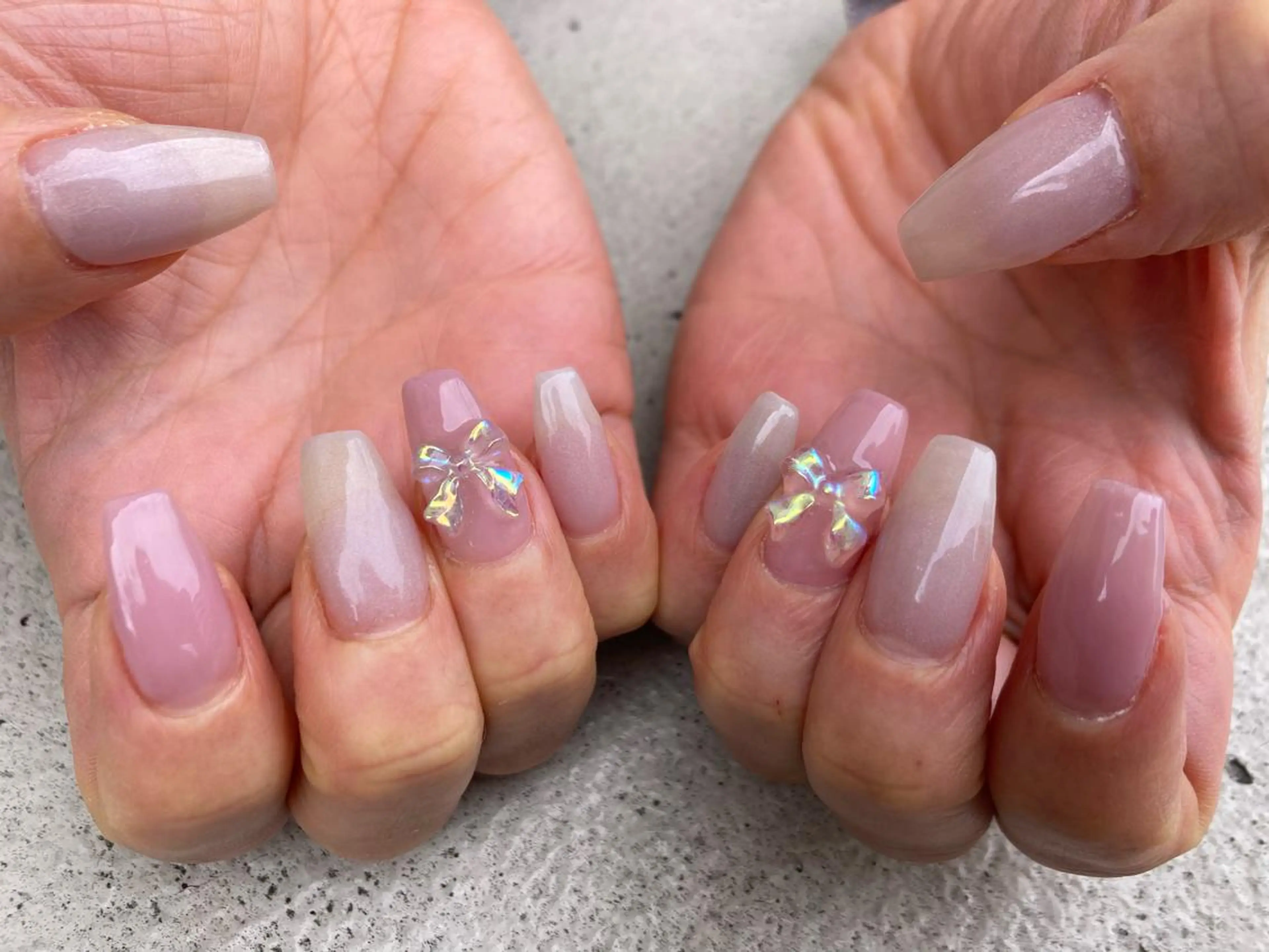 セミロング ネイル ハンドネイル フットネイル ✴︎ Delightのネイルデザイン