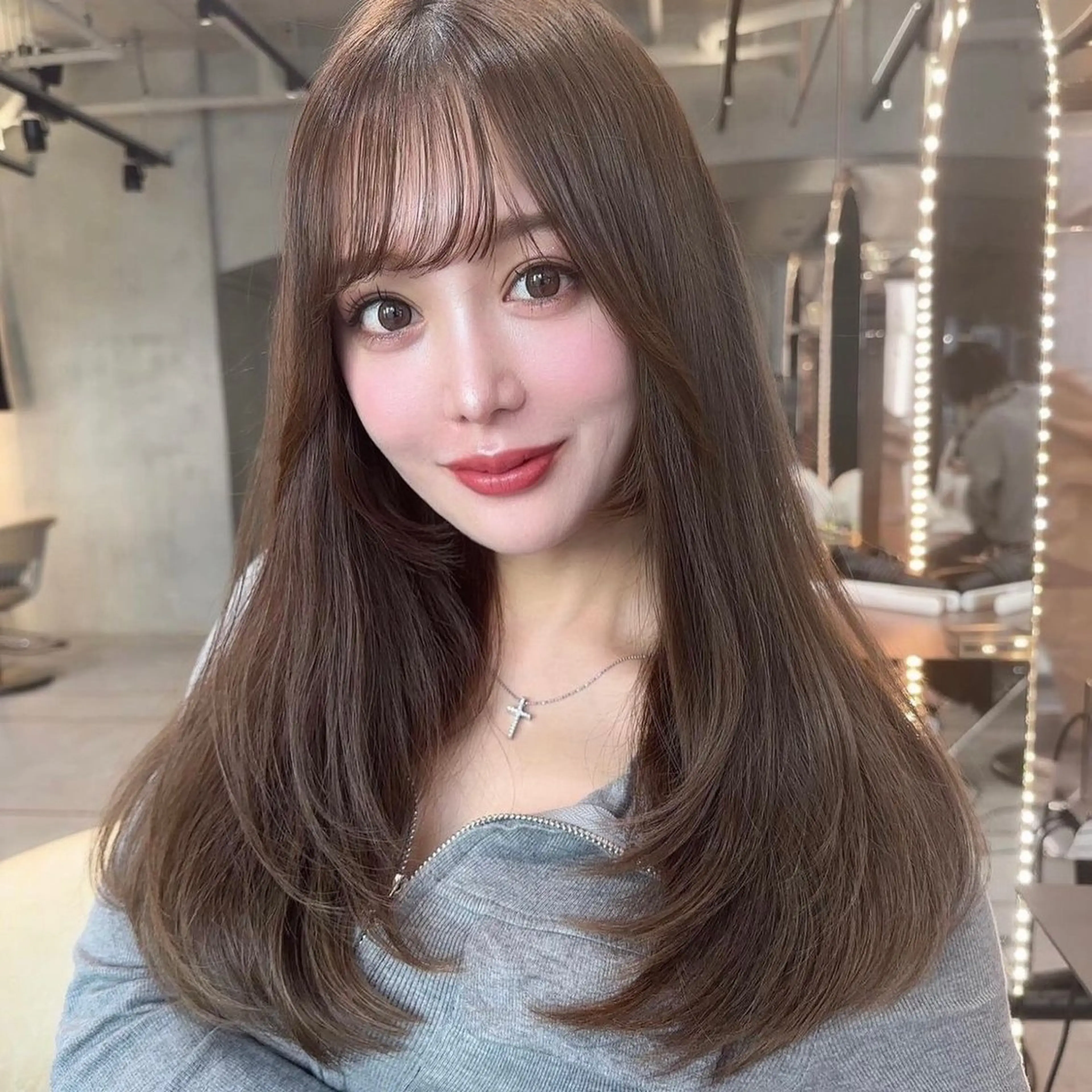 【学生限定🎀】重く見えないけど纏まる🌟ロンググラ艶纏まりカット🌷+透明感カラー🌼+ライトトリートメント💖の写真