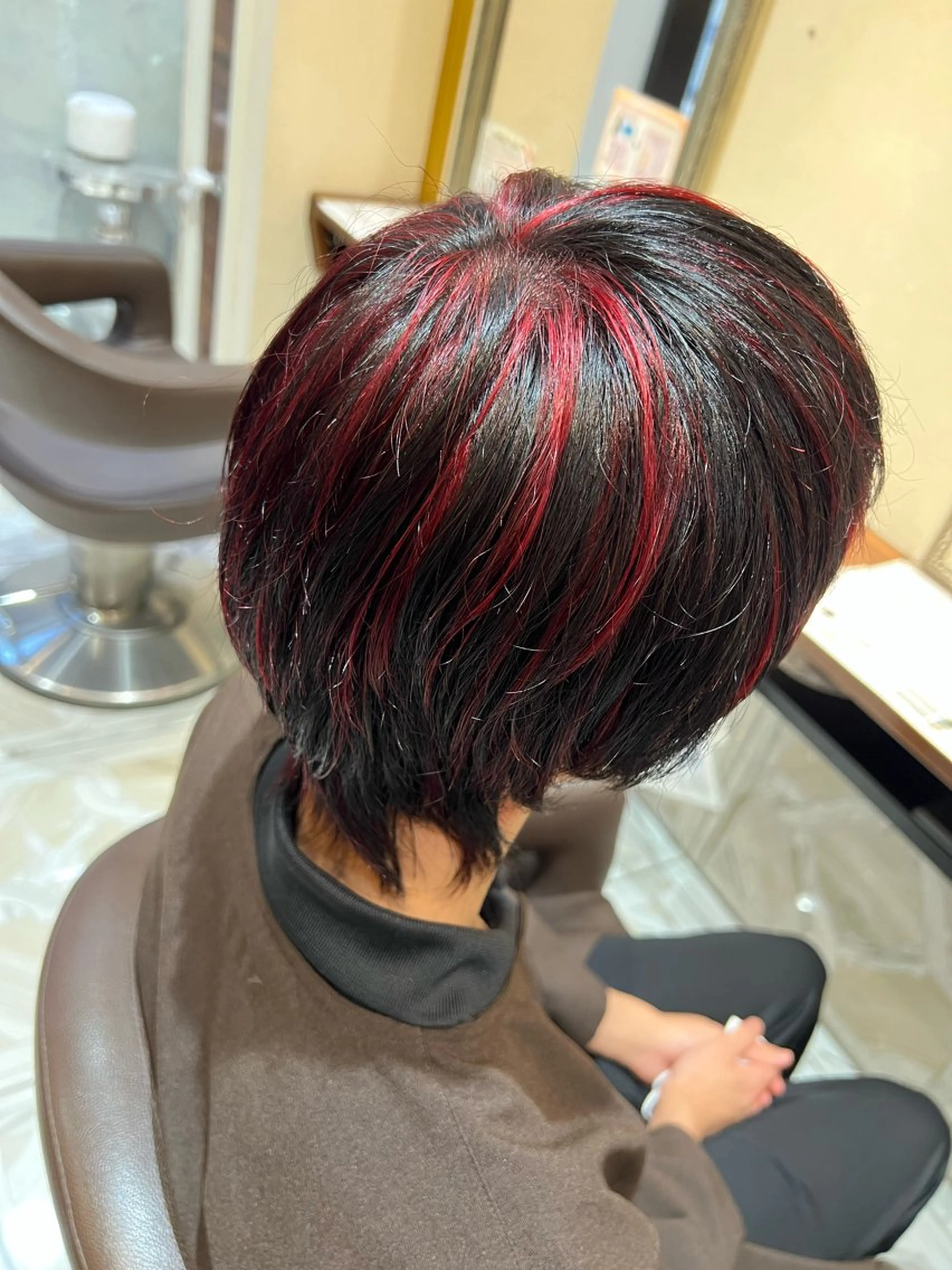 カラー メンズ 西村 美依奈のヘアスタイル