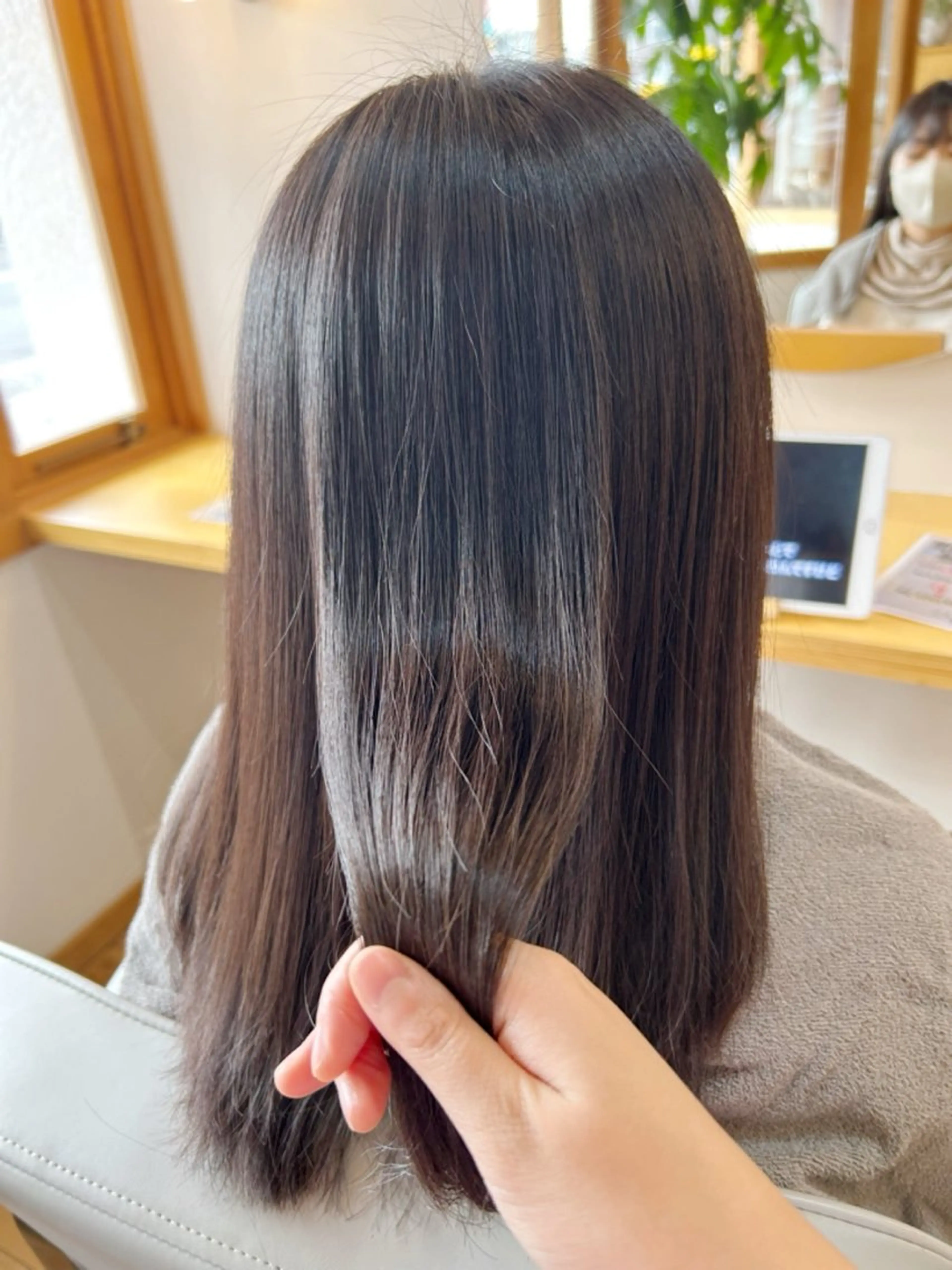 ミディアム 酸性ストレート ente im所属・上田 あやか🌱髪質改善✨のヘアスタイル