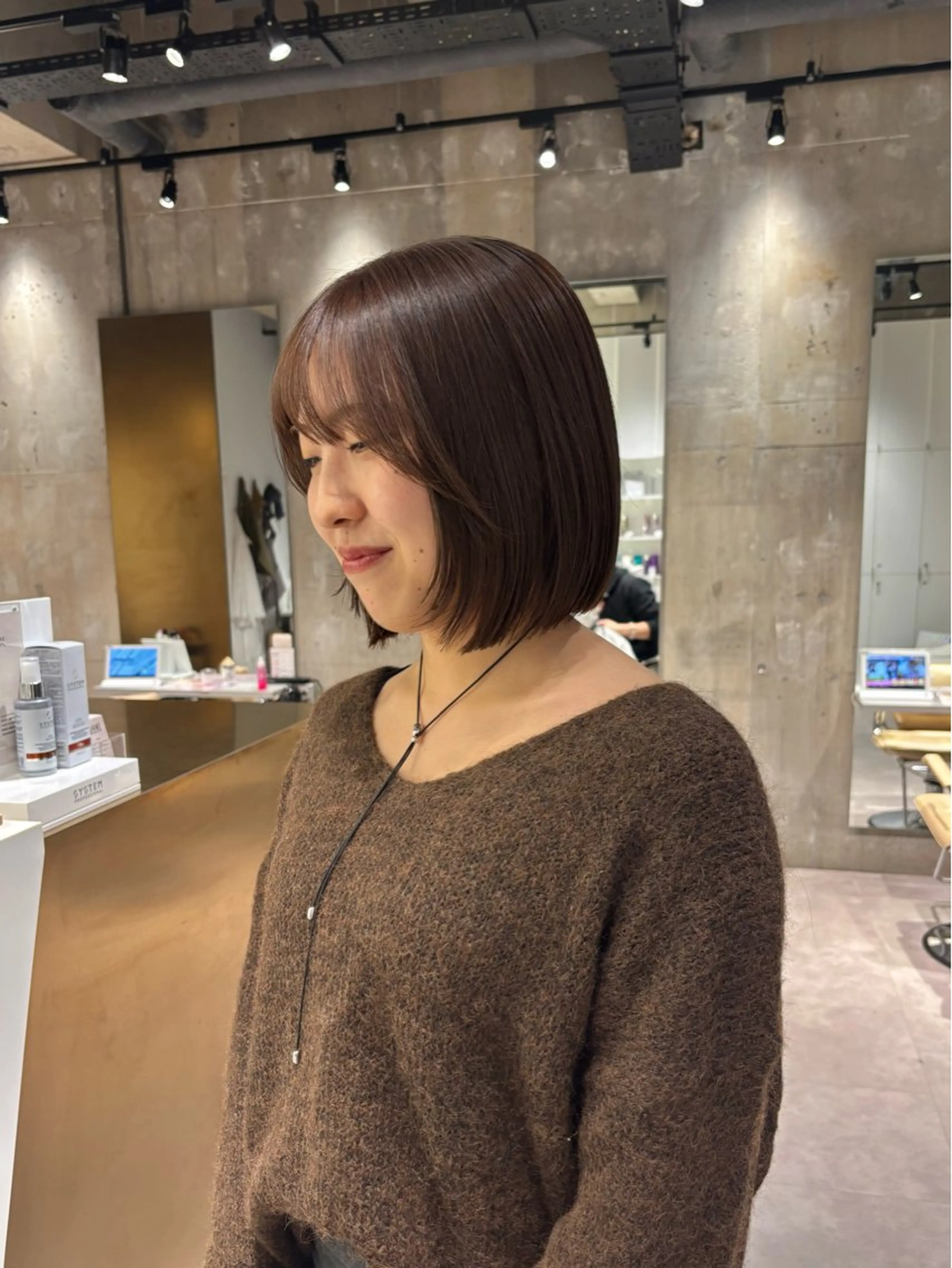 ショート カラー ベージュカラー ブリーチ ブリーチなしカラー レイヤーカット ローレイヤー カット ヘアカラー mina🪐立川駅/ 無料ショートカットのヘアスタイル