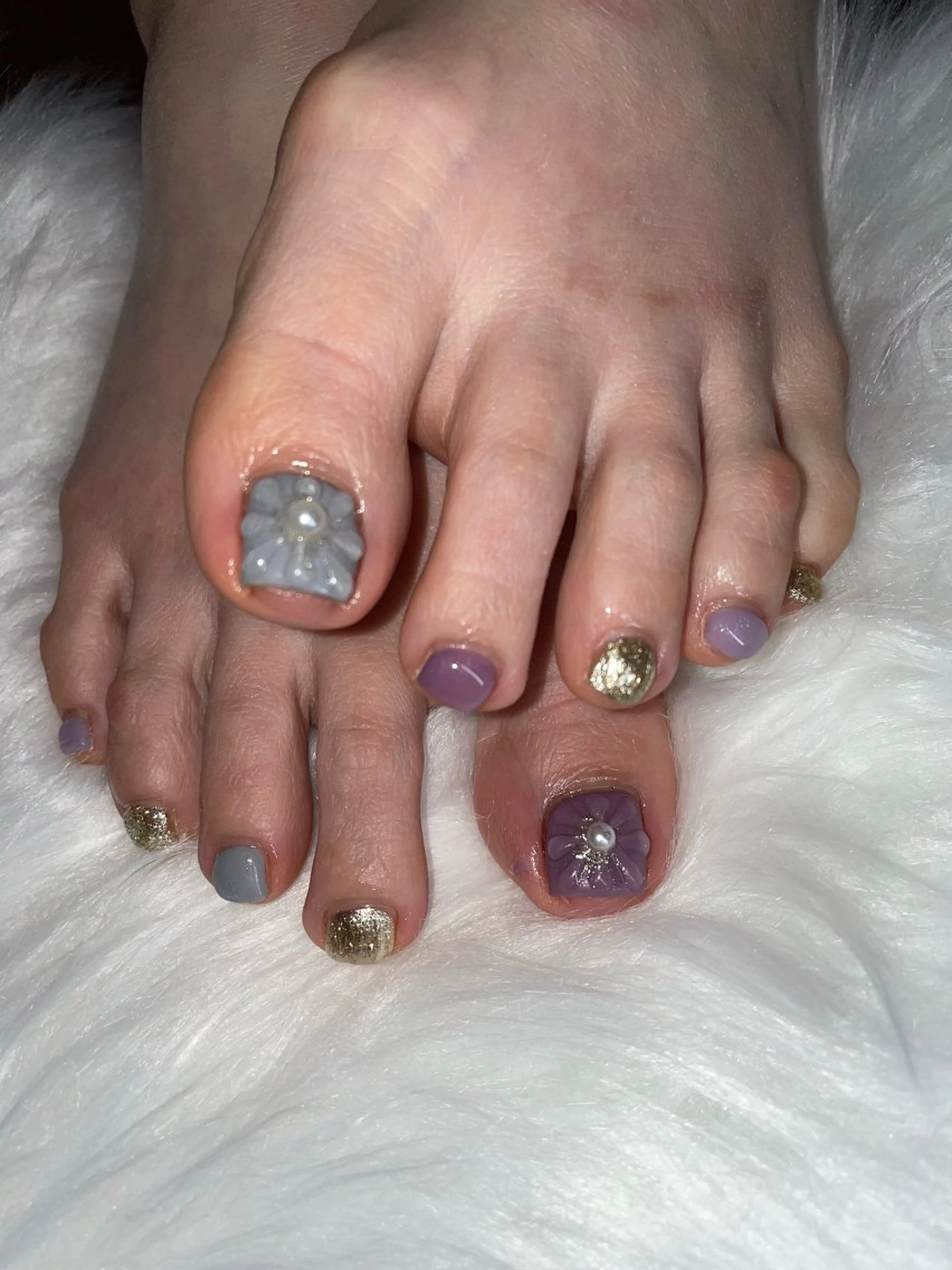 ネイル フットネイル 春ネイル フットネイル ulu🌼 nanaのネイルデザイン