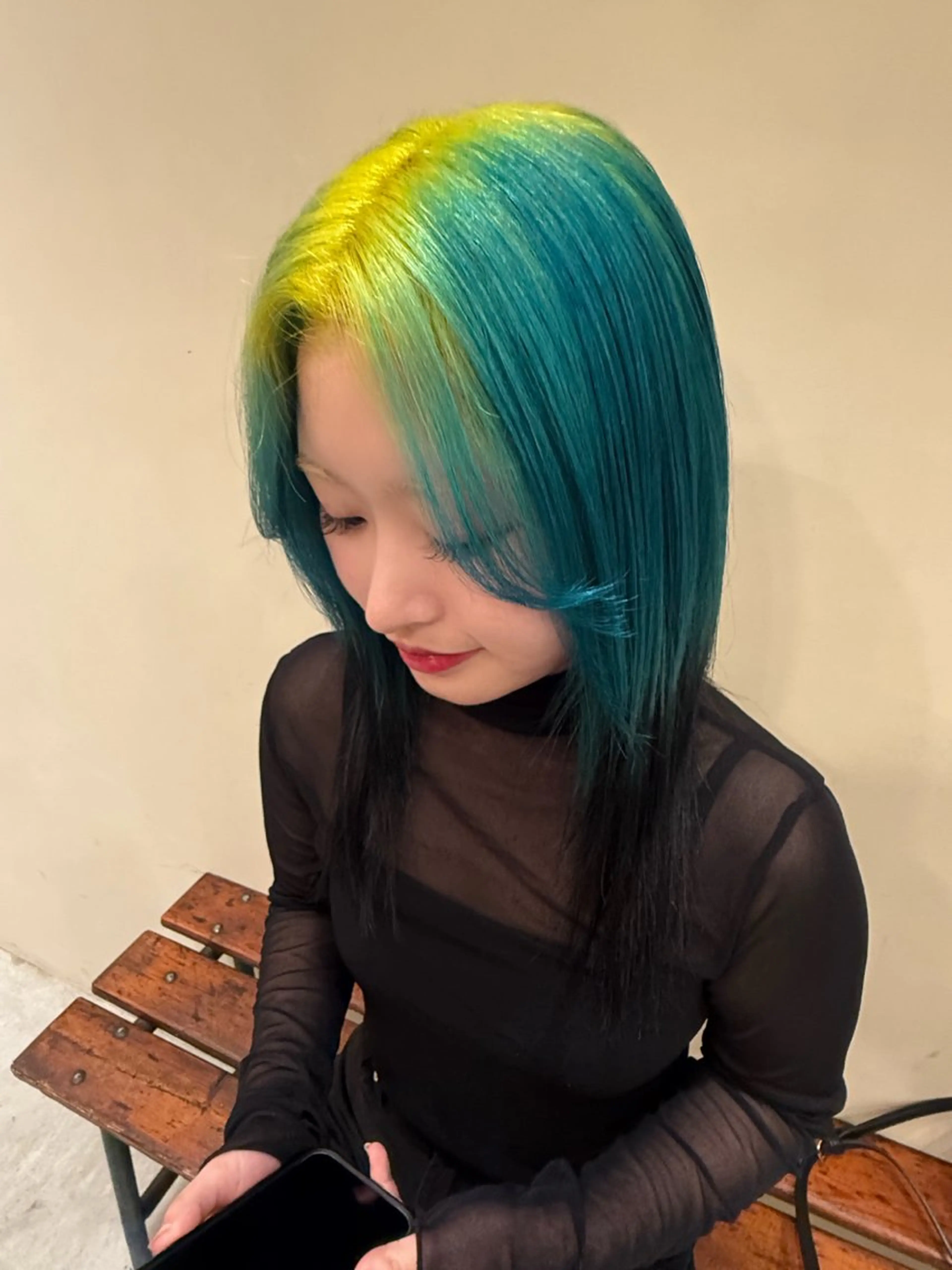 ミディアム 徳田 萌恵のヘアスタイル