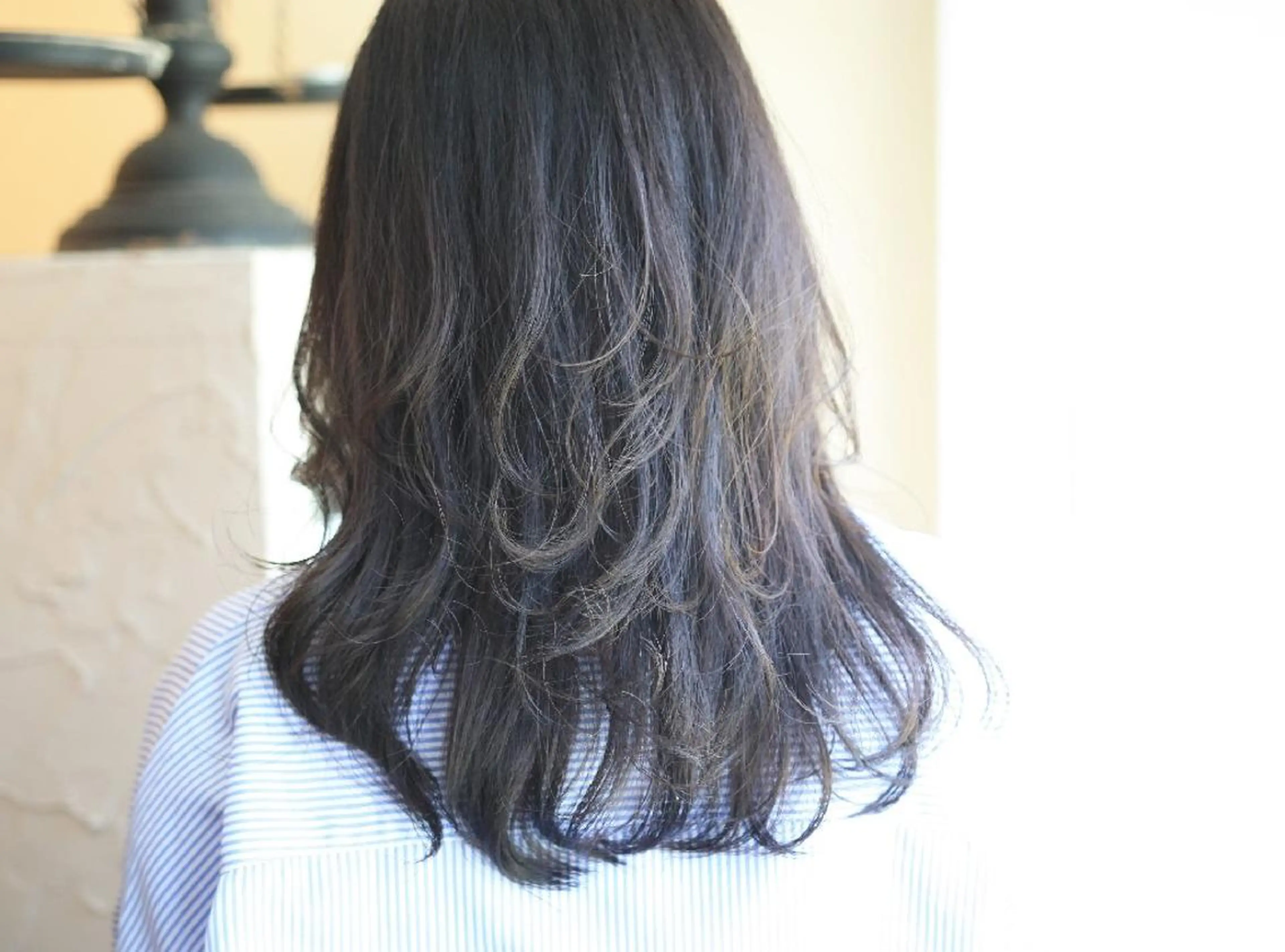 セミロング カラー 透明感カラー 新生活応援★半額/ 25歳以下　“内間”のヘアスタイル