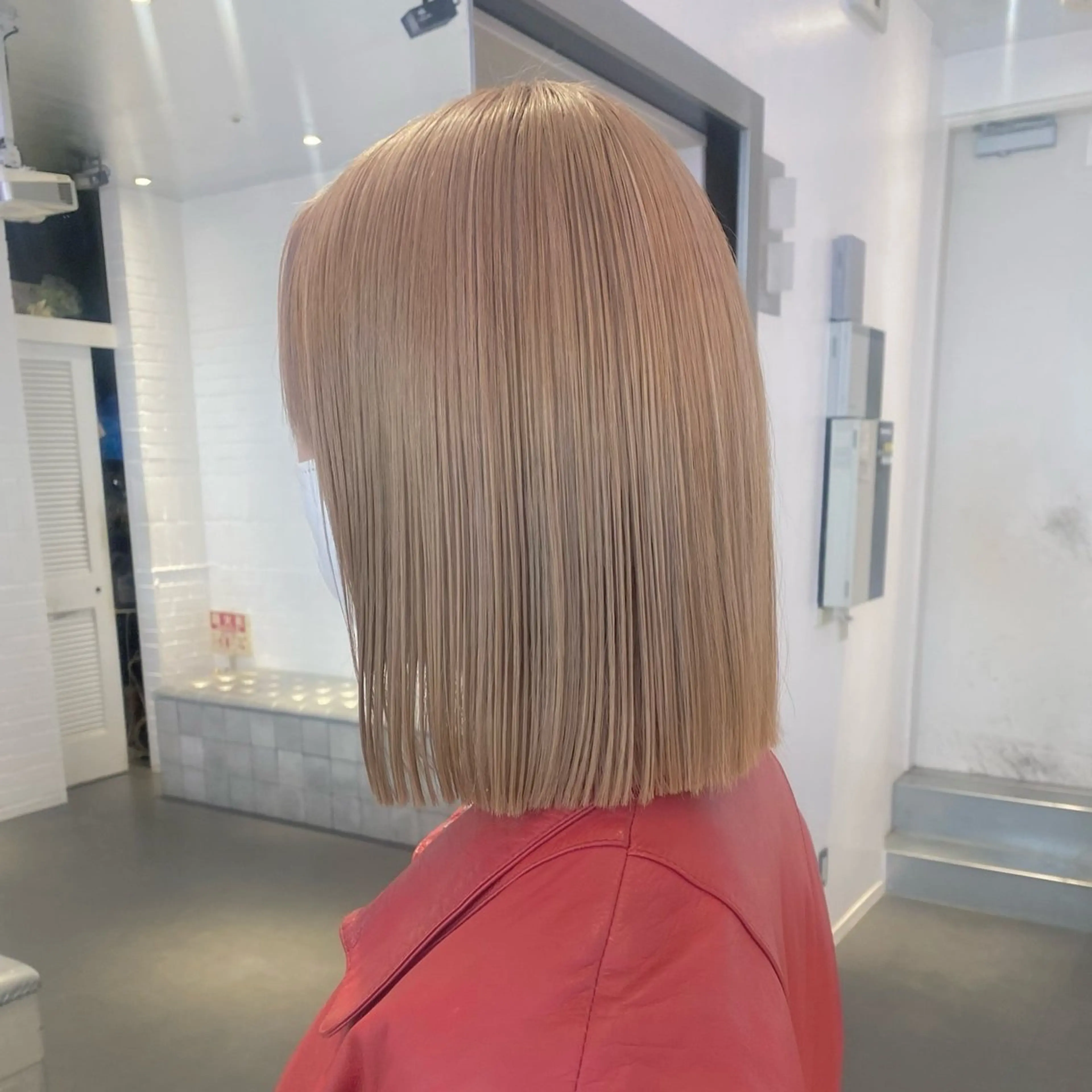 ショート カラー ベージュカラー レイヤー sala 推しカラー職人🎀のヘアスタイル