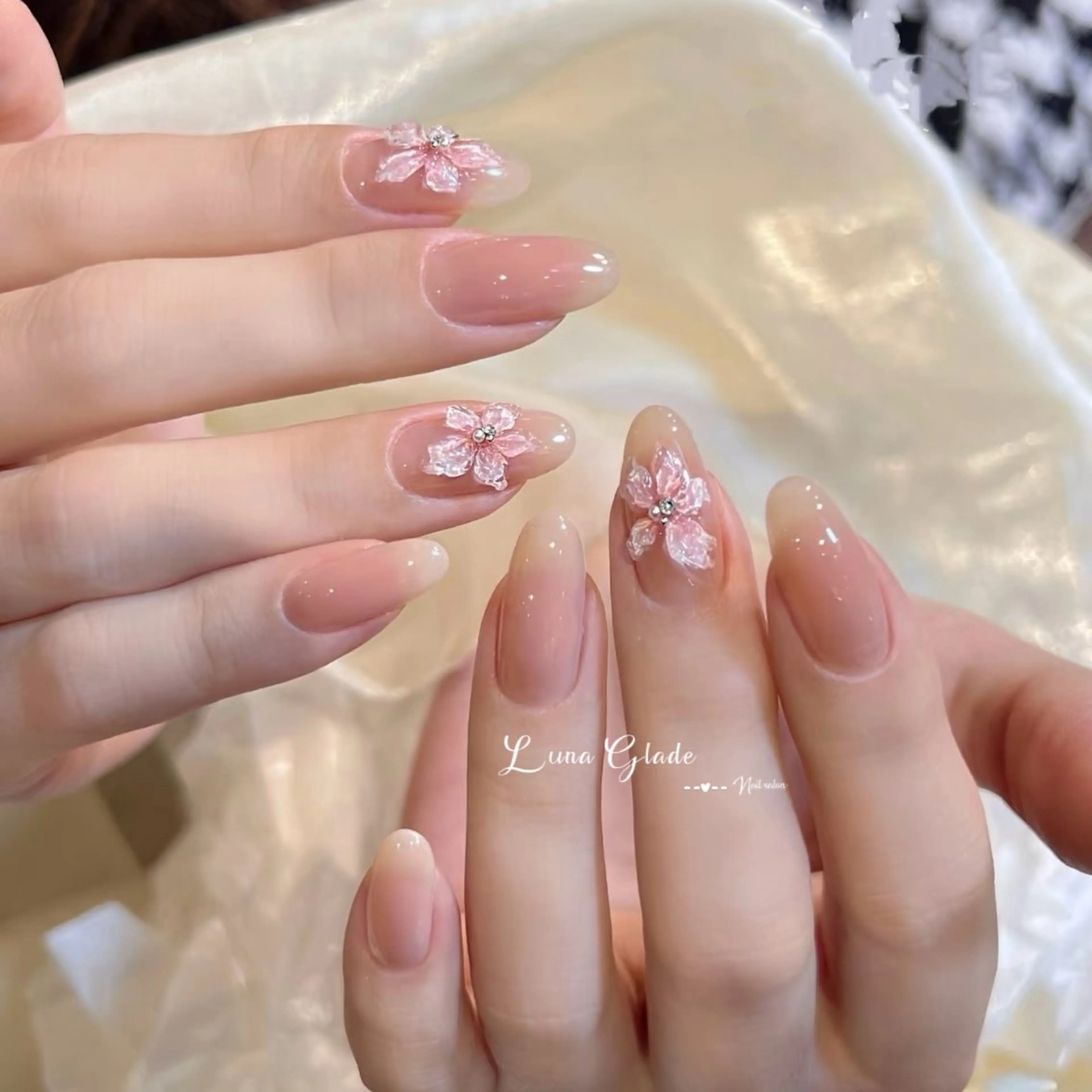 ネイル ハンドネイル Luna Gladeのネイルデザイン