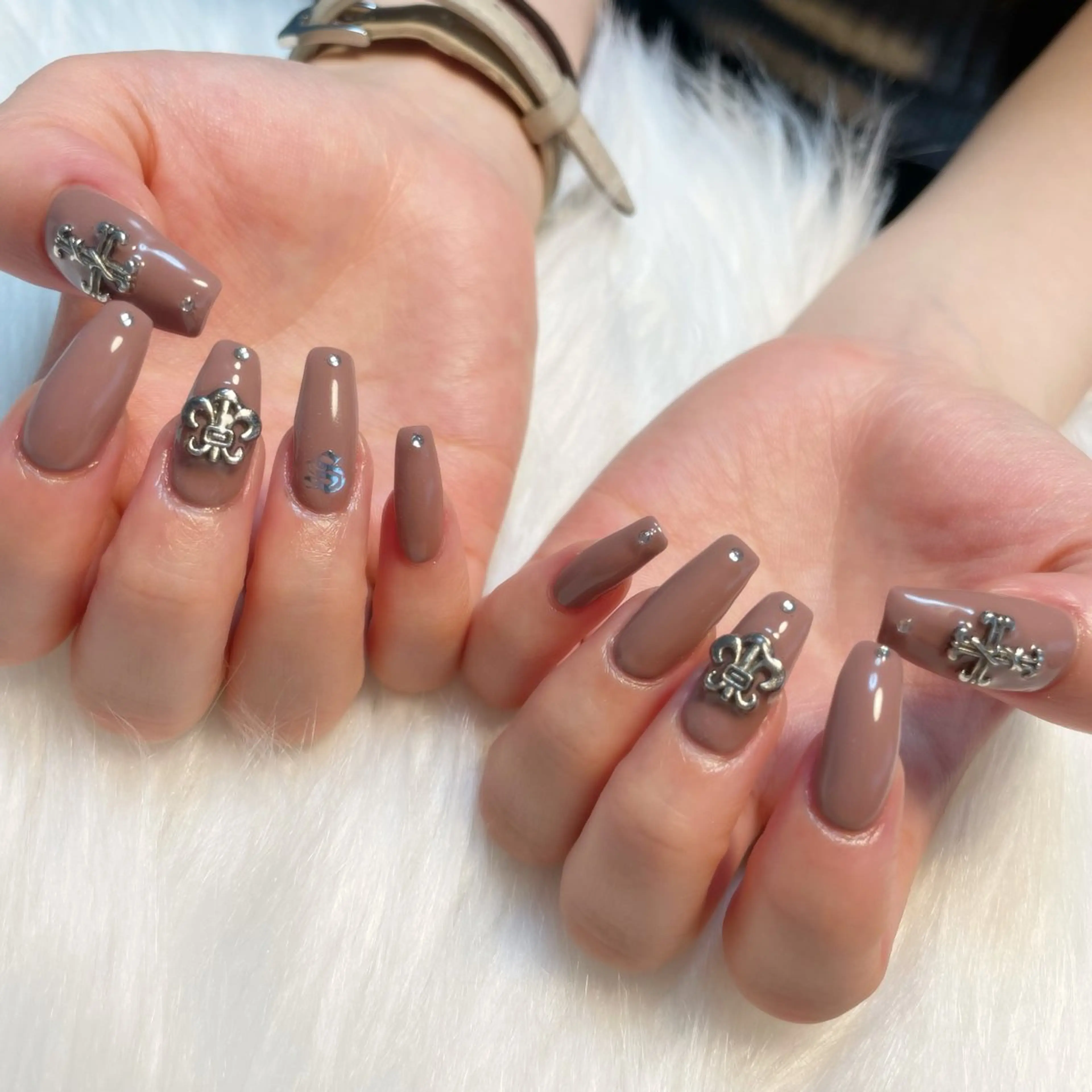 ネイル ハンドネイル ゴテゴテ💙ワンホン リオナのネイルデザイン