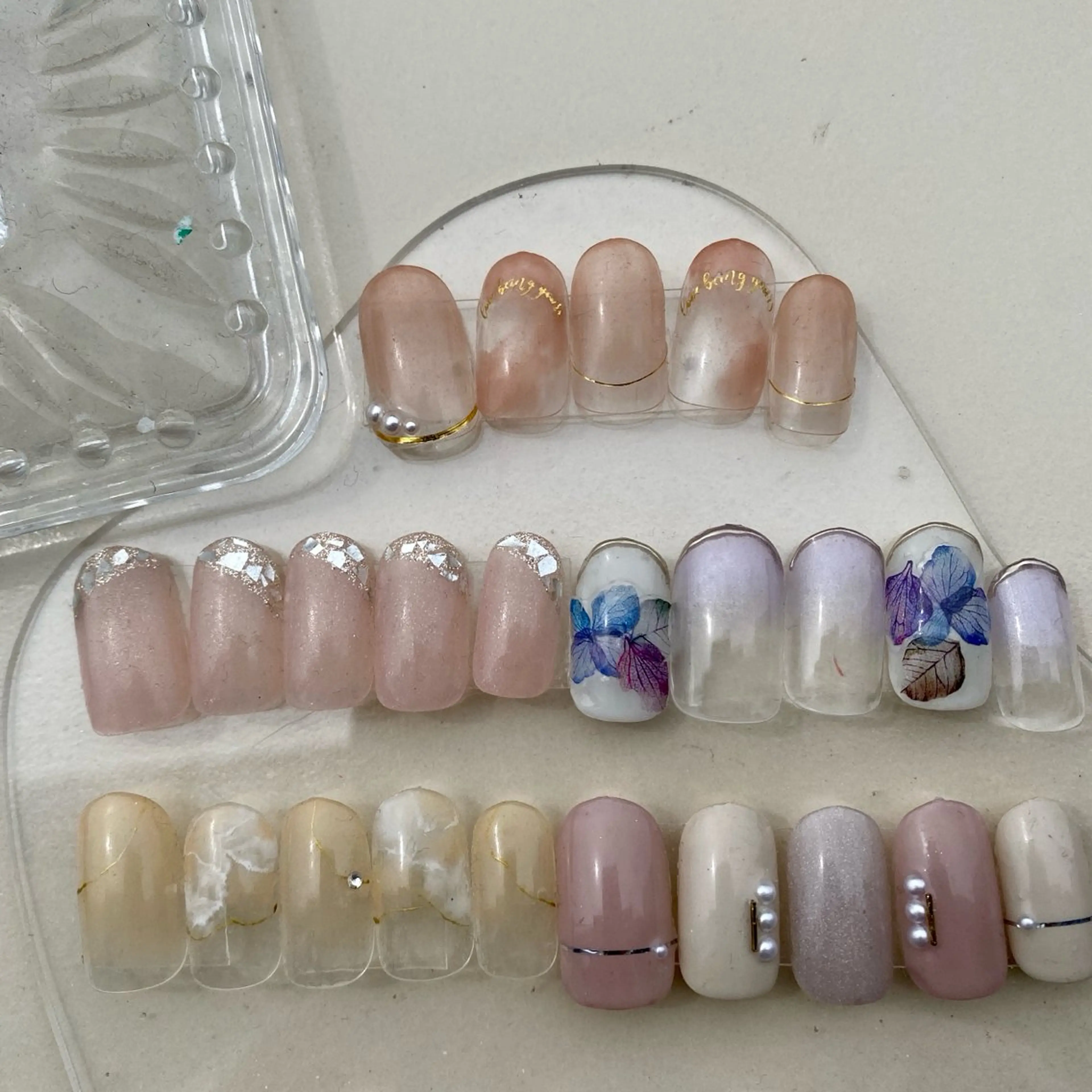 ハンドジェルデザインコース💅甘皮ウォーターケアとジェルネイル（選べるシンプルデザイン）オフなし🌷の写真