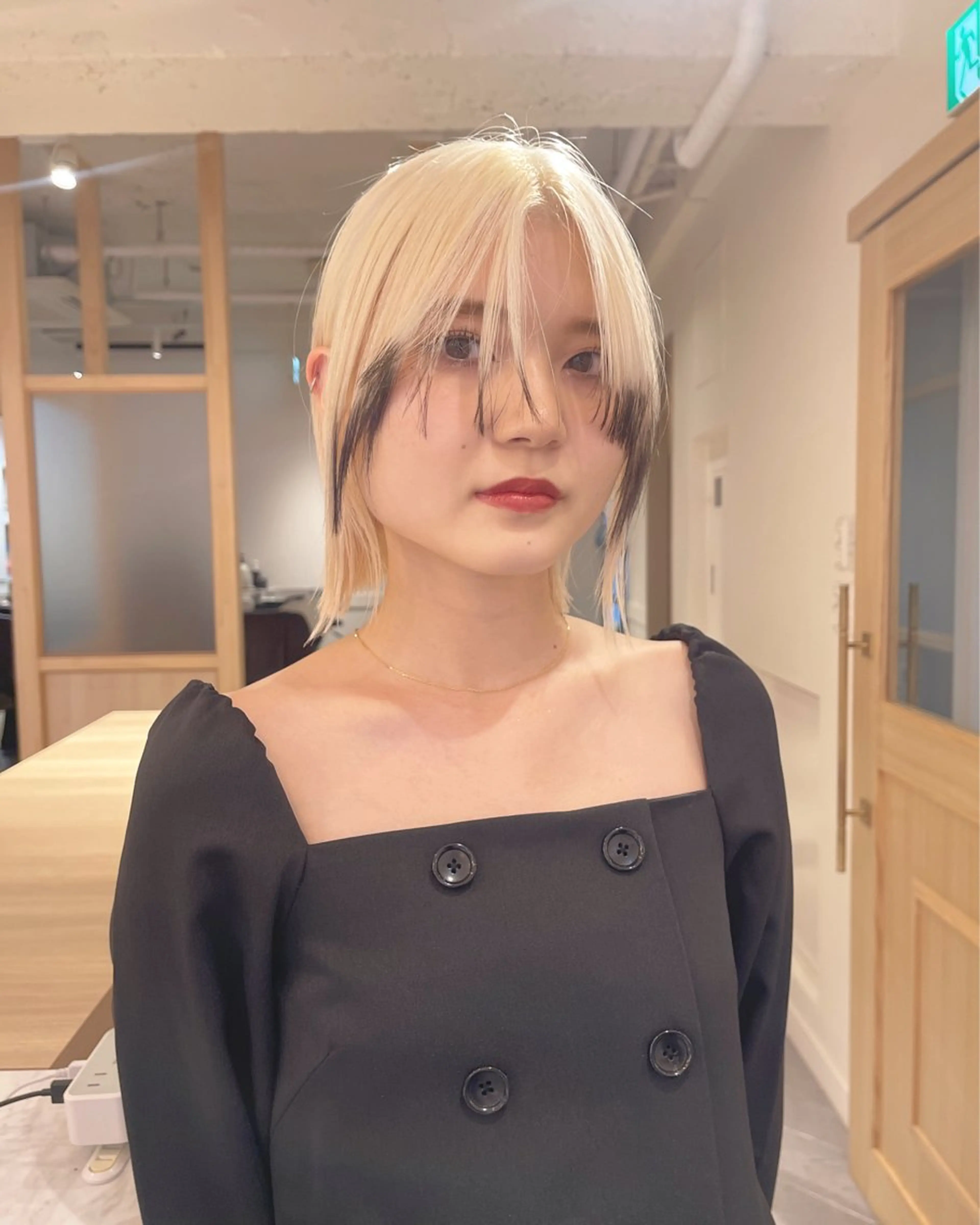 ミディアム カラー ブリーチ 抜きっぱなしブロンド カット ヘアカラー トリートメント “ミニモ最高評価獲得 “代表"Kohei"のヘアスタイル